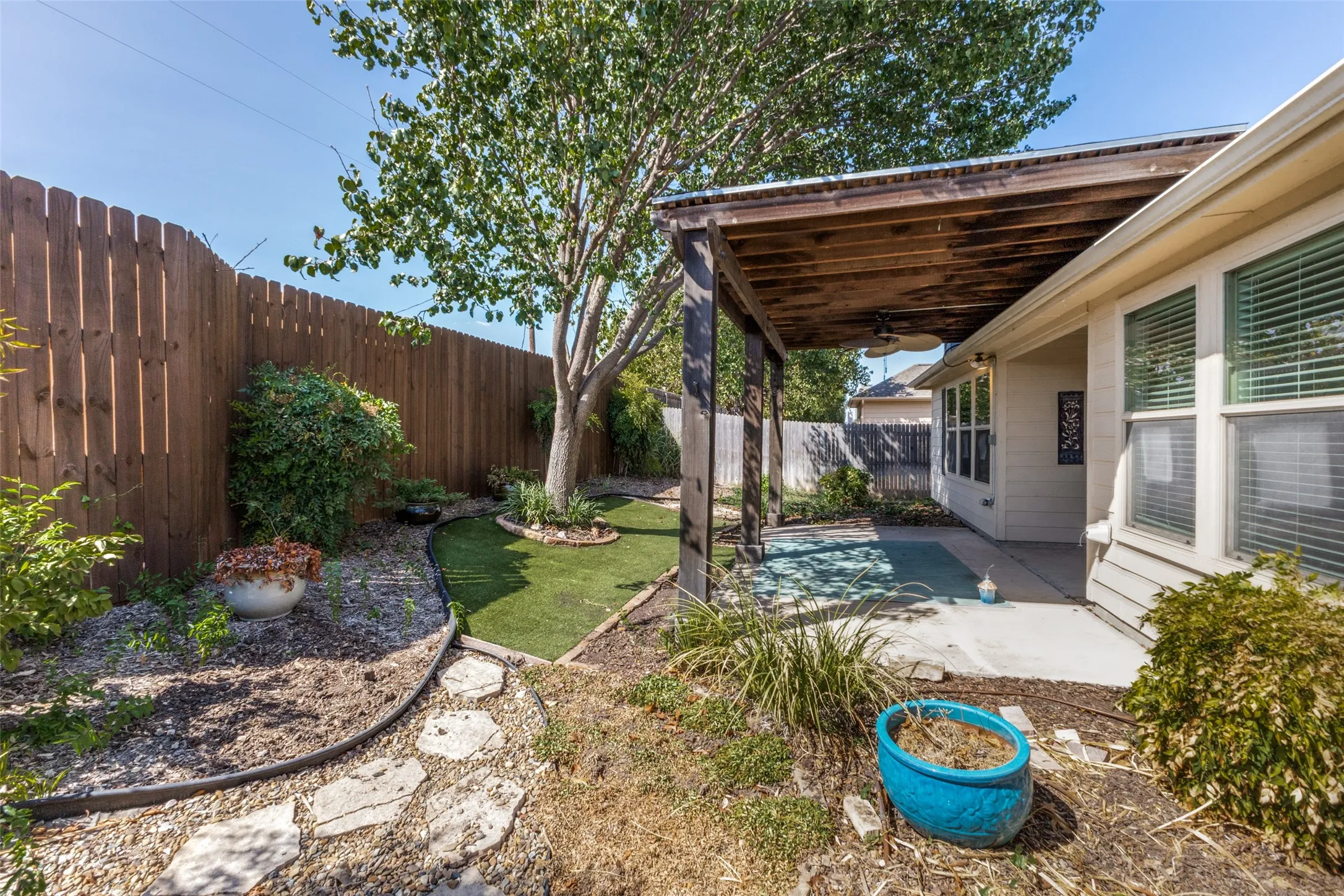 Single Family Residence For Rent in Collin County , 608 Byron Nelson Drive, Mc Kinney, Texas 75072, 3 Bedroom, 2 Bathroom, 2 Garage spaces, 2,045 Sqft, built in 2009, mls#21386436, Real Estate Agent in Mc Kinney, Homes For Rent in Collin county, Homes For Rent in Mc Kinney, Realtor in Mc Kinney Texas, Real Estate Brokerage Independent Realty Texas, Luminita Cordes Realtor