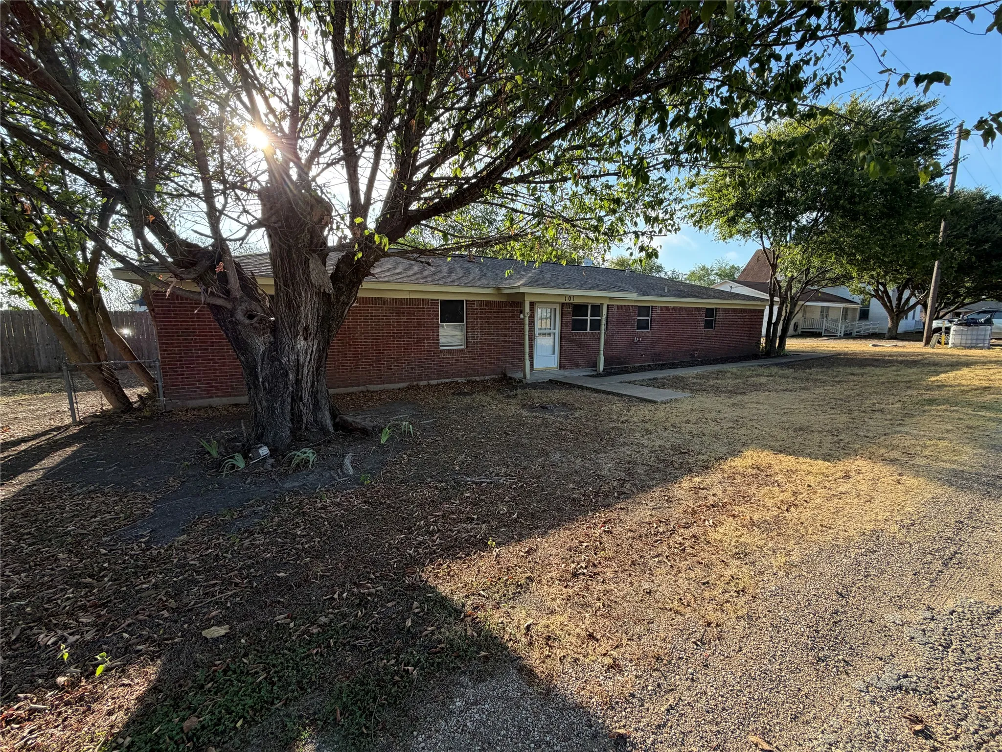 Single Family Residence For Rent in Ellis County , 101 5th Street, Forreston, Texas 76041, 3 Bedroom, 2 Bathroom, 2 Garage spaces, 1,620 Sqft, built in 1959, mls#21385963, Real Estate Agent in Forreston, Homes For Rent in Ellis county, Homes For Rent in Forreston, Realtor in Forreston Texas, Real Estate Brokerage Independent Realty Texas, Luminita Cordes Realtor