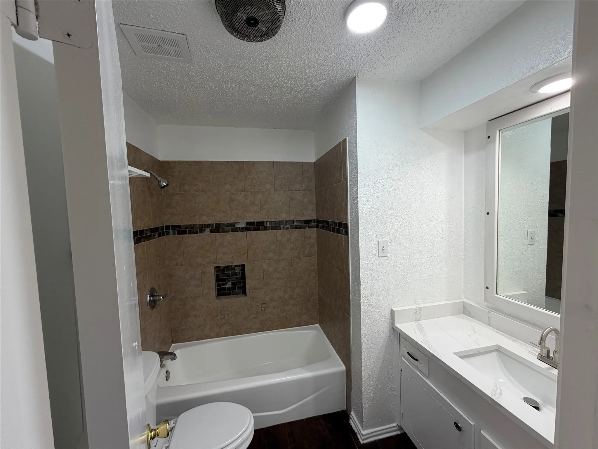 Single Family Residence For Rent in Ellis County , 101 5th Street, Forreston, Texas 76041, 3 Bedroom, 2 Bathroom, 2 Garage spaces, 1,620 Sqft, built in 1959, mls#21385963, Real Estate Agent in Forreston, Homes For Rent in Ellis county, Homes For Rent in Forreston, Realtor in Forreston Texas, Real Estate Brokerage Independent Realty Texas, Luminita Cordes Realtor