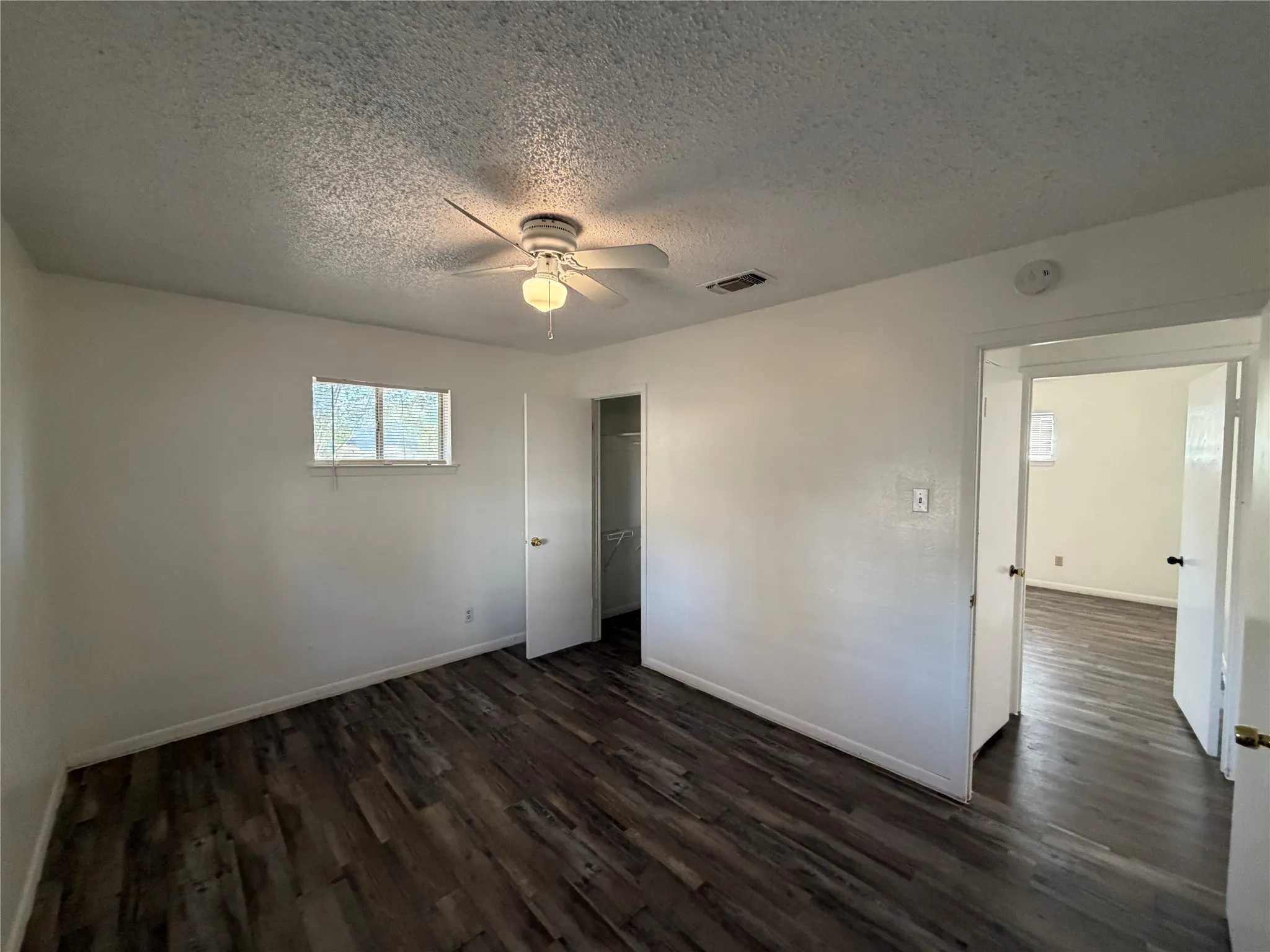 Single Family Residence For Rent in Ellis County , 101 5th Street, Forreston, Texas 76041, 3 Bedroom, 2 Bathroom, 2 Garage spaces, 1,620 Sqft, built in 1959, mls#21385963, Real Estate Agent in Forreston, Homes For Rent in Ellis county, Homes For Rent in Forreston, Realtor in Forreston Texas, Real Estate Brokerage Independent Realty Texas, Luminita Cordes Realtor