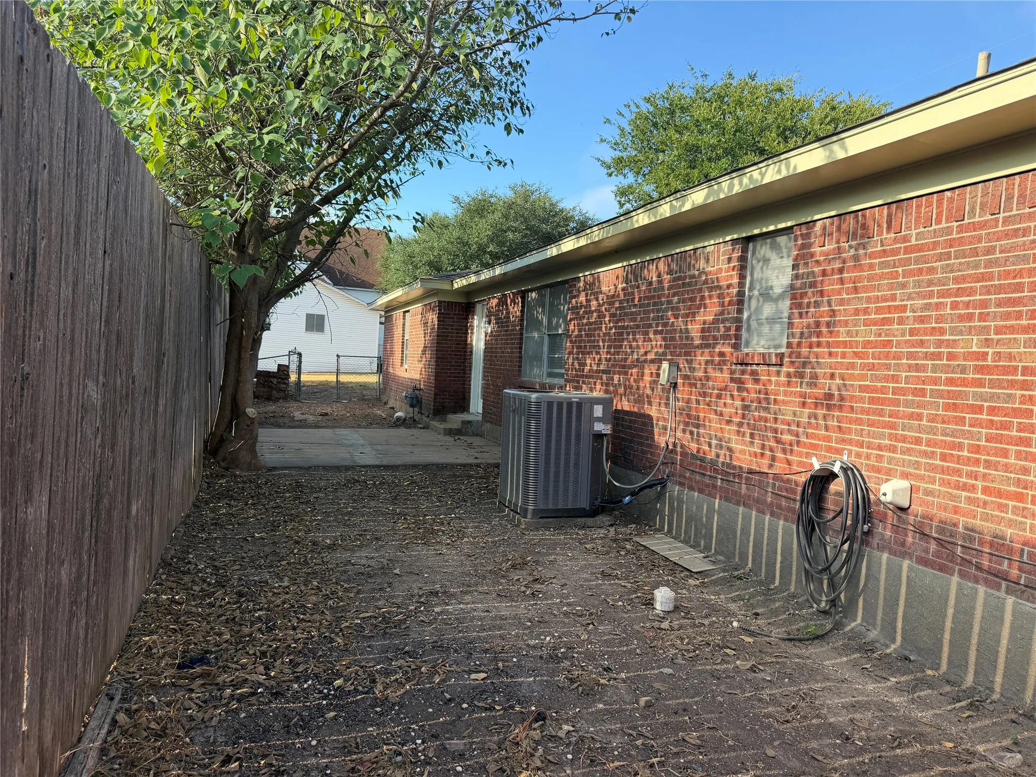Single Family Residence For Rent in Ellis County , 101 5th Street, Forreston, Texas 76041, 3 Bedroom, 2 Bathroom, 2 Garage spaces, 1,620 Sqft, built in 1959, mls#21385963, Real Estate Agent in Forreston, Homes For Rent in Ellis county, Homes For Rent in Forreston, Realtor in Forreston Texas, Real Estate Brokerage Independent Realty Texas, Luminita Cordes Realtor
