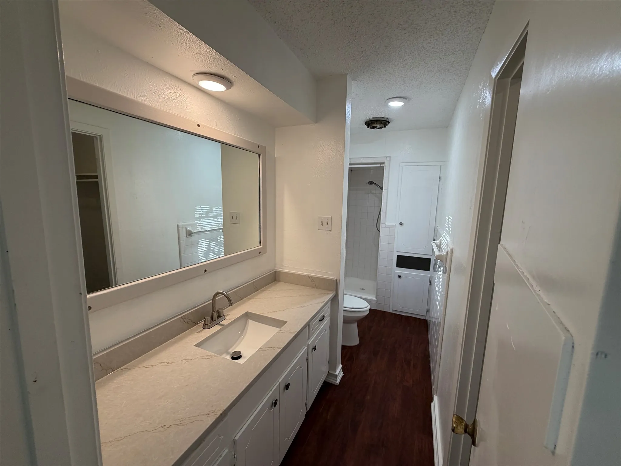 Single Family Residence For Rent in Ellis County , 101 5th Street, Forreston, Texas 76041, 3 Bedroom, 2 Bathroom, 2 Garage spaces, 1,620 Sqft, built in 1959, mls#21385963, Real Estate Agent in Forreston, Homes For Rent in Ellis county, Homes For Rent in Forreston, Realtor in Forreston Texas, Real Estate Brokerage Independent Realty Texas, Luminita Cordes Realtor