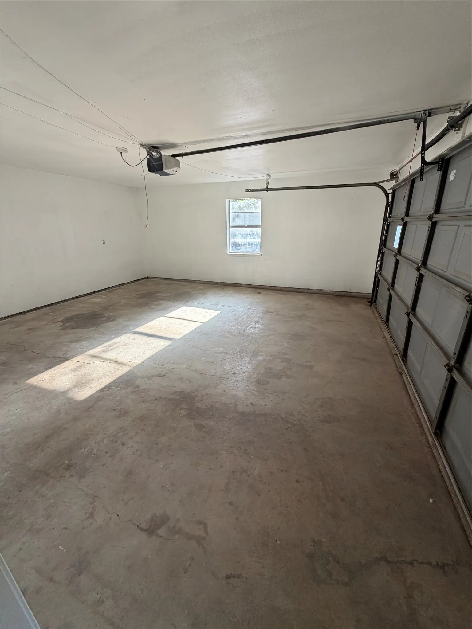 Single Family Residence For Rent in Ellis County , 101 5th Street, Forreston, Texas 76041, 3 Bedroom, 2 Bathroom, 2 Garage spaces, 1,620 Sqft, built in 1959, mls#21385963, Real Estate Agent in Forreston, Homes For Rent in Ellis county, Homes For Rent in Forreston, Realtor in Forreston Texas, Real Estate Brokerage Independent Realty Texas, Luminita Cordes Realtor