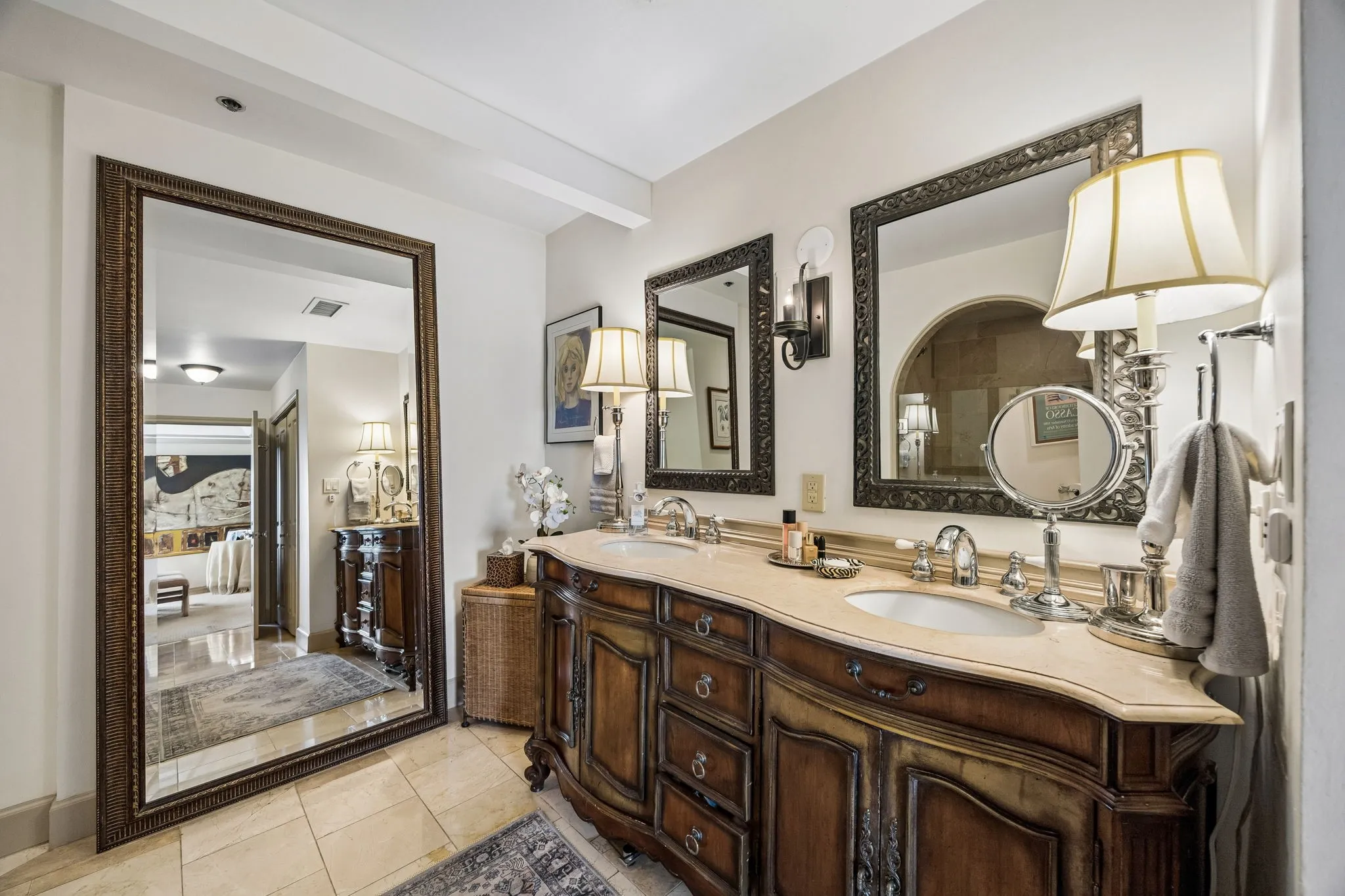 Condominium For Sale in Dallas County , 5909 Luther Lane 1401, Dallas, Texas 75225, 2 Bedroom, 2 Bathroom, 2 Garage spaces, 1,408 Sqft, built in 1983, mls#21383710, Real Estate Agent in Dallas, Homes For Sale in Dallas county, Homes For Sale in Dallas, Realtor in Dallas Texas, Real Estate Brokerage Independent Realty Texas, Luminita Cordes Realtor
