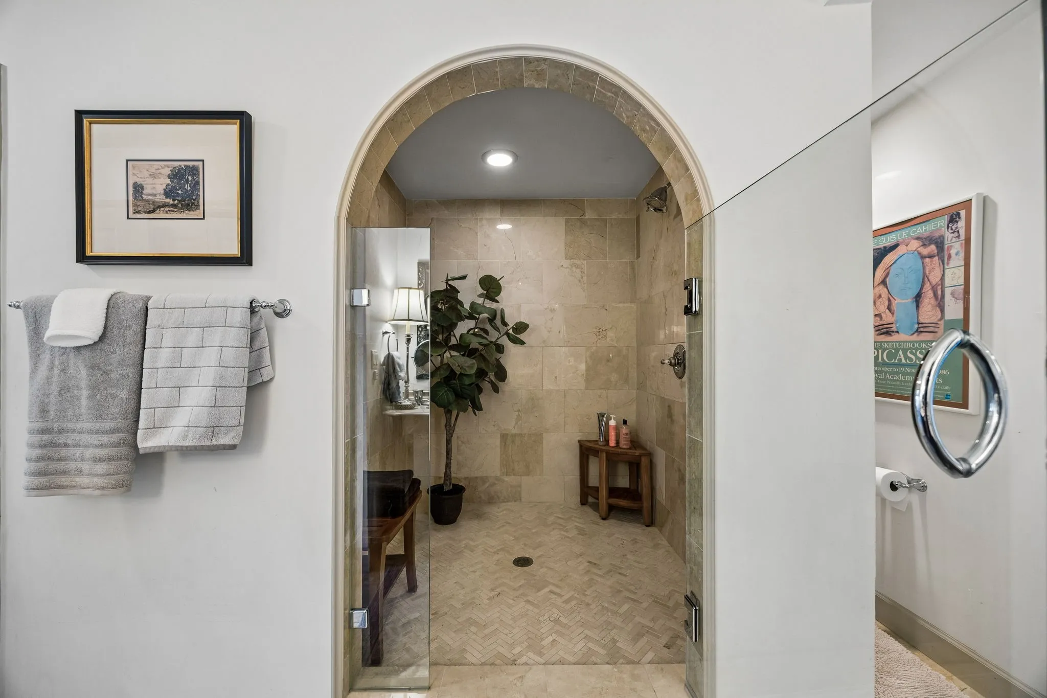 Condominium For Sale in Dallas County , 5909 Luther Lane 1401, Dallas, Texas 75225, 2 Bedroom, 2 Bathroom, 2 Garage spaces, 1,408 Sqft, built in 1983, mls#21383710, Real Estate Agent in Dallas, Homes For Sale in Dallas county, Homes For Sale in Dallas, Realtor in Dallas Texas, Real Estate Brokerage Independent Realty Texas, Luminita Cordes Realtor