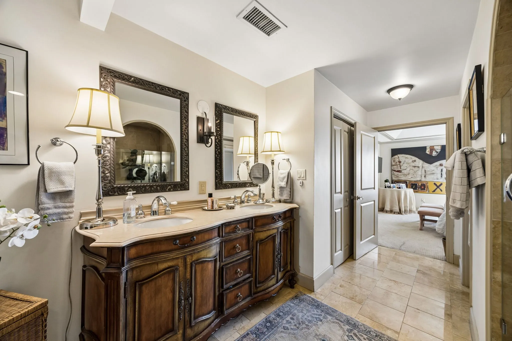 Condominium For Sale in Dallas County , 5909 Luther Lane 1401, Dallas, Texas 75225, 2 Bedroom, 2 Bathroom, 2 Garage spaces, 1,408 Sqft, built in 1983, mls#21383710, Real Estate Agent in Dallas, Homes For Sale in Dallas county, Homes For Sale in Dallas, Realtor in Dallas Texas, Real Estate Brokerage Independent Realty Texas, Luminita Cordes Realtor