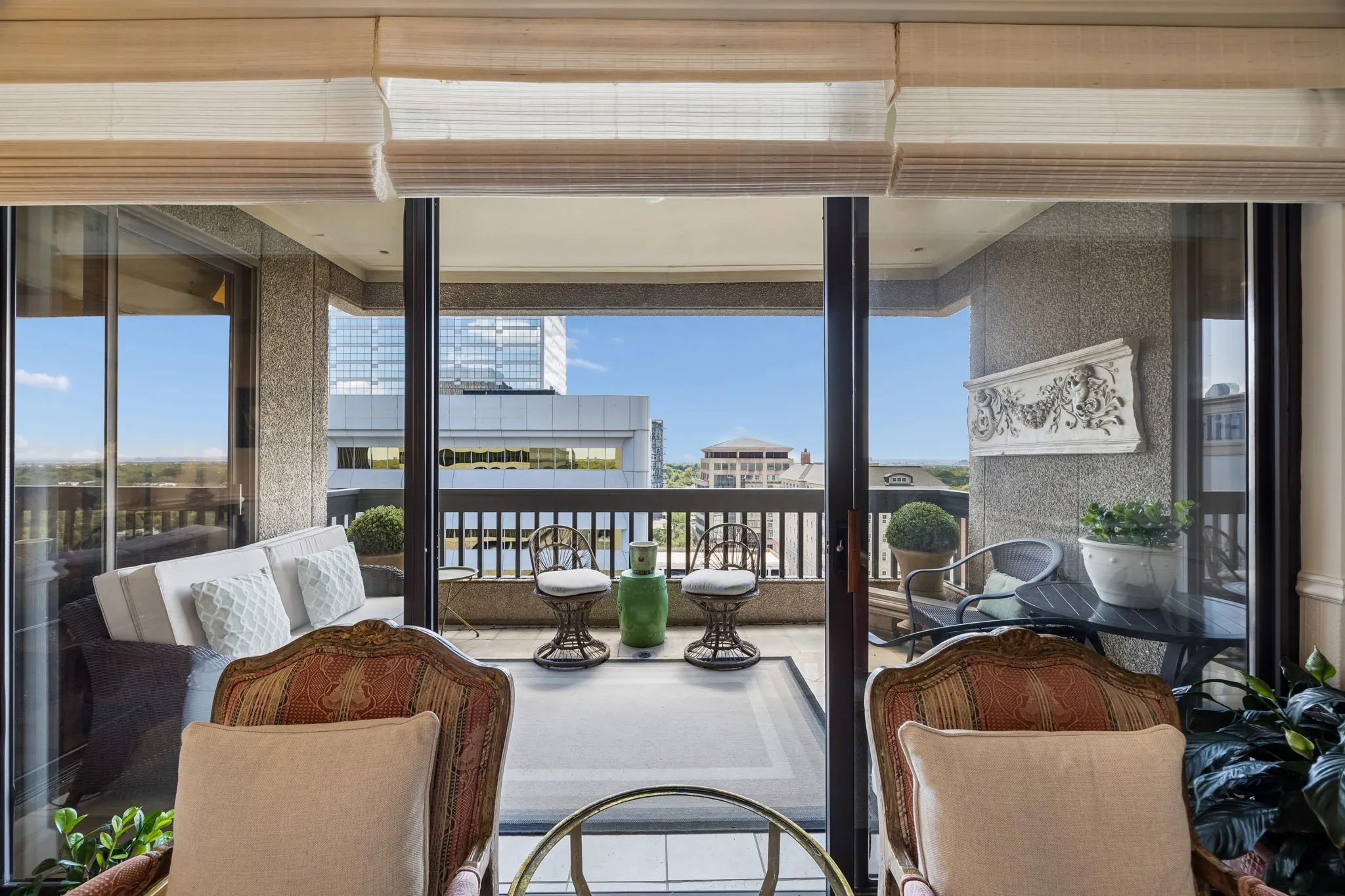Condominium For Sale in Dallas County , 5909 Luther Lane 1401, Dallas, Texas 75225, 2 Bedroom, 2 Bathroom, 2 Garage spaces, 1,408 Sqft, built in 1983, mls#21383710, Real Estate Agent in Dallas, Homes For Sale in Dallas county, Homes For Sale in Dallas, Realtor in Dallas Texas, Real Estate Brokerage Independent Realty Texas, Luminita Cordes Realtor