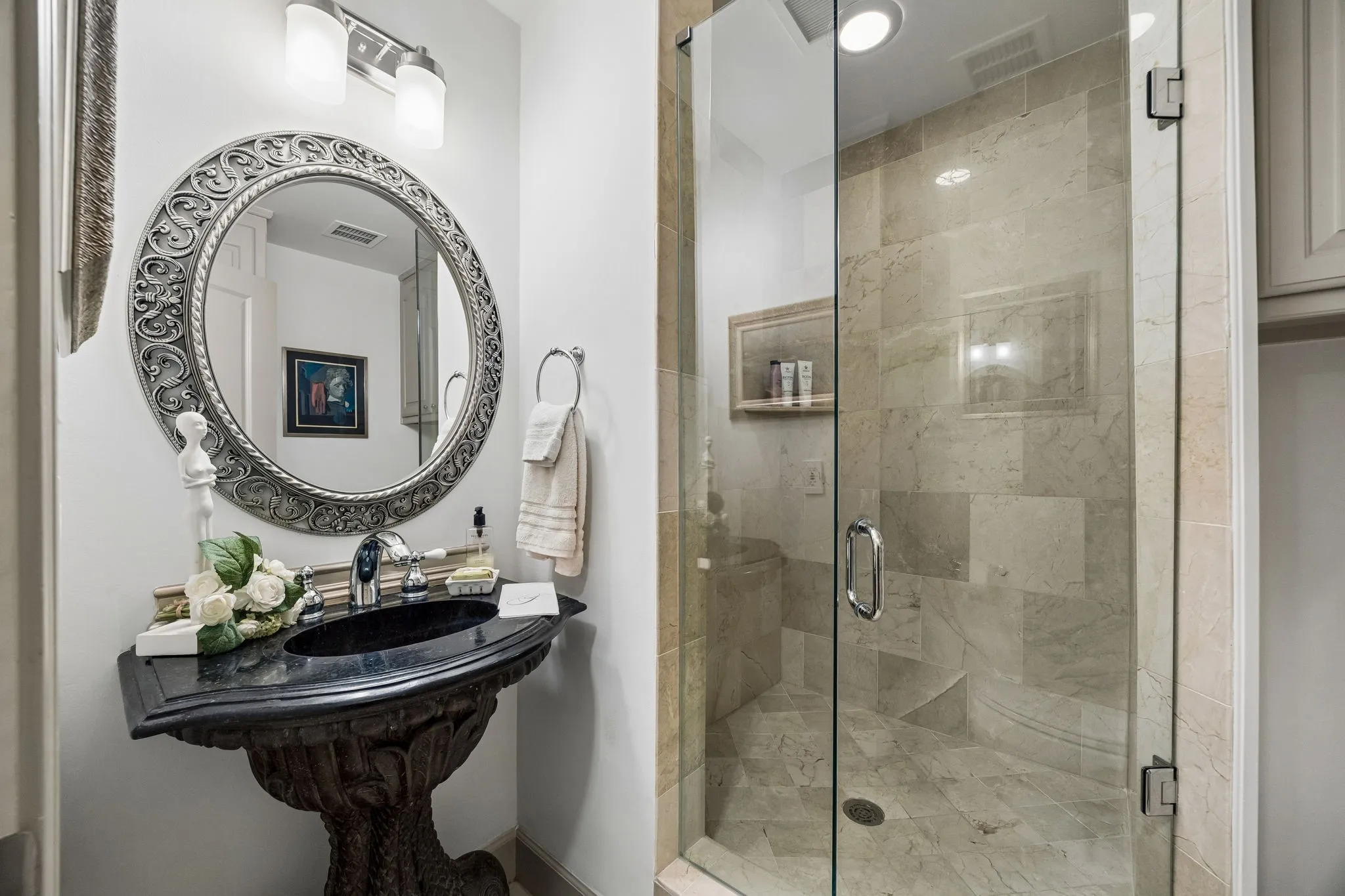 Condominium For Sale in Dallas County , 5909 Luther Lane 1401, Dallas, Texas 75225, 2 Bedroom, 2 Bathroom, 2 Garage spaces, 1,408 Sqft, built in 1983, mls#21383710, Real Estate Agent in Dallas, Homes For Sale in Dallas county, Homes For Sale in Dallas, Realtor in Dallas Texas, Real Estate Brokerage Independent Realty Texas, Luminita Cordes Realtor