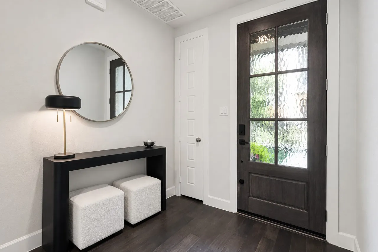 Single Family Residence For Sale in Dallas County , 5144 Artemesia Lane, Dallas, Texas 75209, 3 Bedroom, 4 Bathroom, 2 Garage spaces, 1,935 Sqft, built in 2018, mls#21380862, Real Estate Agent in Dallas, Homes For Sale in Dallas county, Homes For Sale in Dallas, Realtor in Dallas Texas, Real Estate Brokerage Independent Realty Texas, Luminita Cordes Realtor