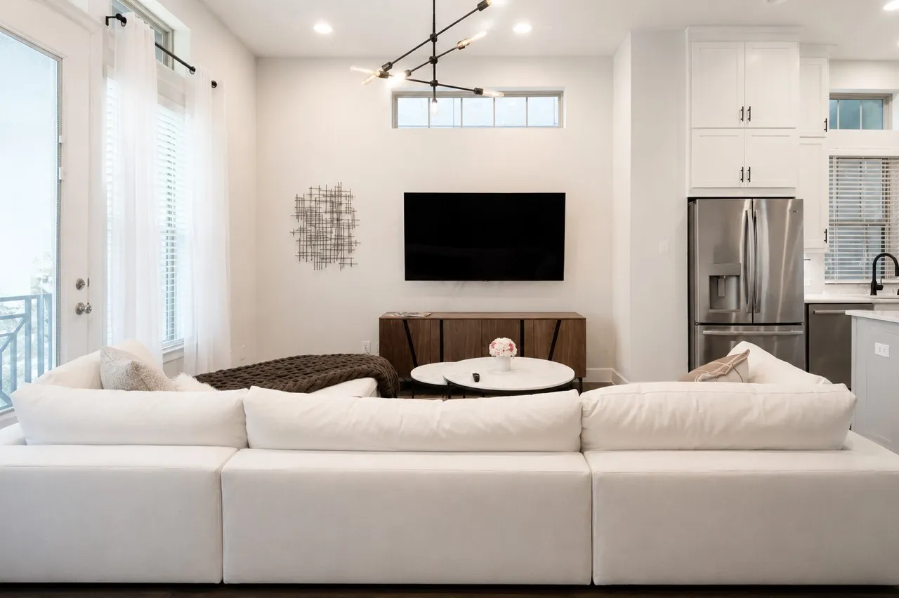 Single Family Residence For Sale in Dallas County , 5144 Artemesia Lane, Dallas, Texas 75209, 3 Bedroom, 4 Bathroom, 2 Garage spaces, 1,935 Sqft, built in 2018, mls#21380862, Real Estate Agent in Dallas, Homes For Sale in Dallas county, Homes For Sale in Dallas, Realtor in Dallas Texas, Real Estate Brokerage Independent Realty Texas, Luminita Cordes Realtor