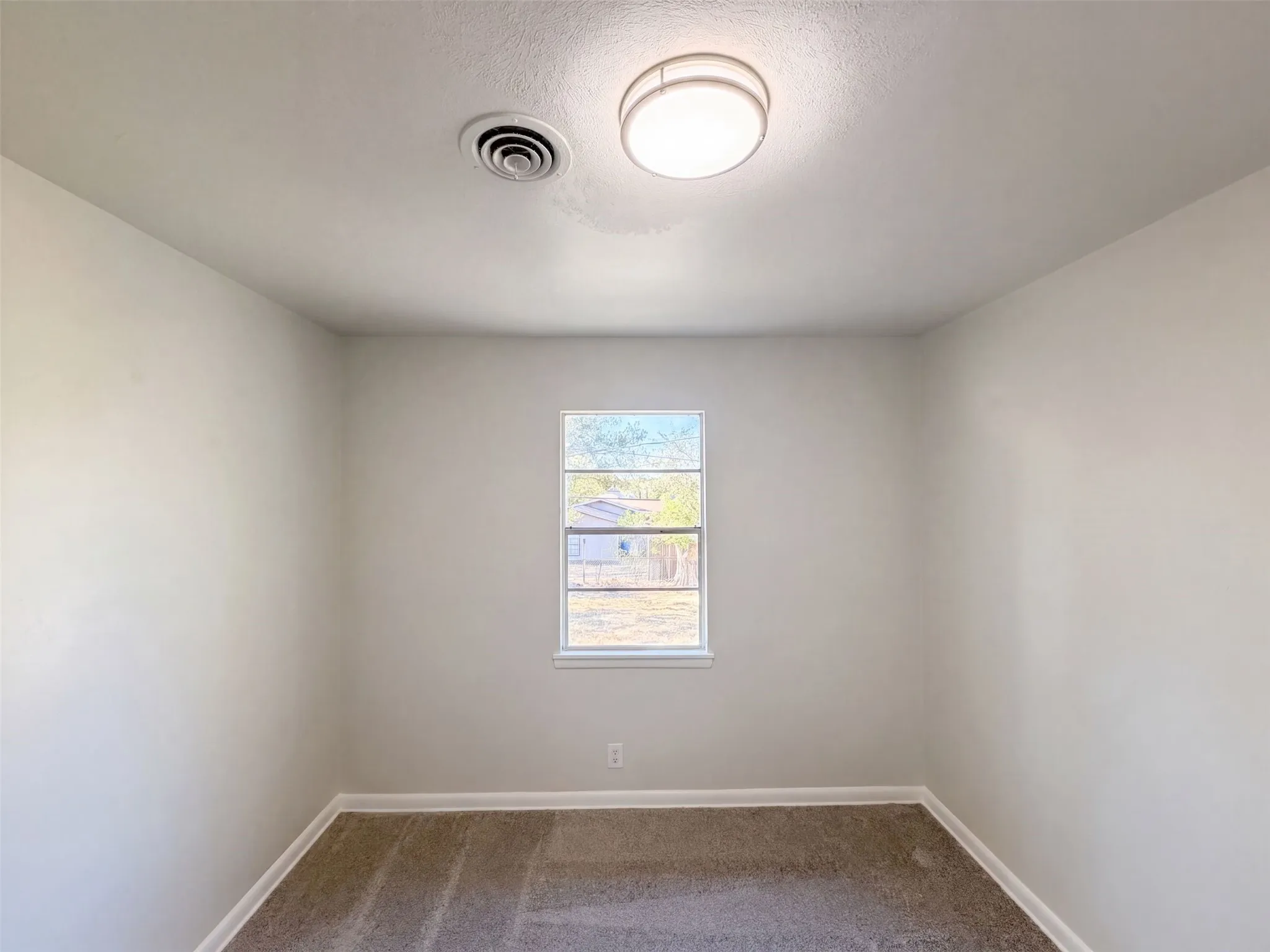 Single Family Residence For Sale in Tarrant County , 8021 Tumbleweed Trail, White Settlement, Texas 76108, 3 Bedroom, 2 Bathroom, Garage spaces, 1,334 Sqft, built in 1956, mls#21386442, Real Estate Agent in White Settlement, Homes For Sale in Tarrant county, Homes For Sale in White Settlement, Realtor in White Settlement Texas, Real Estate Brokerage Independent Realty Texas, Luminita Cordes Realtor