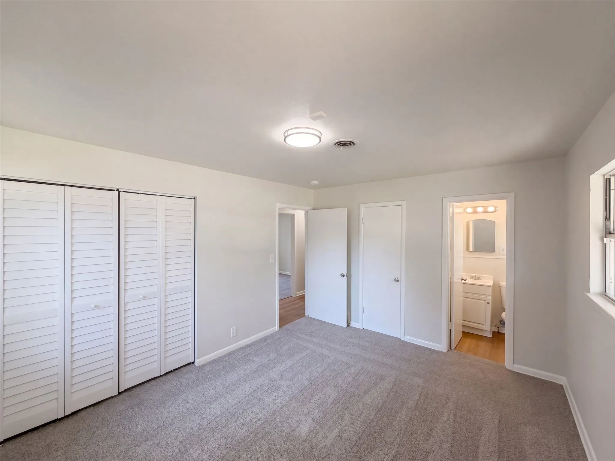 Single Family Residence For Sale in Tarrant County , 8021 Tumbleweed Trail, White Settlement, Texas 76108, 3 Bedroom, 2 Bathroom, Garage spaces, 1,334 Sqft, built in 1956, mls#21386442, Real Estate Agent in White Settlement, Homes For Sale in Tarrant county, Homes For Sale in White Settlement, Realtor in White Settlement Texas, Real Estate Brokerage Independent Realty Texas, Luminita Cordes Realtor