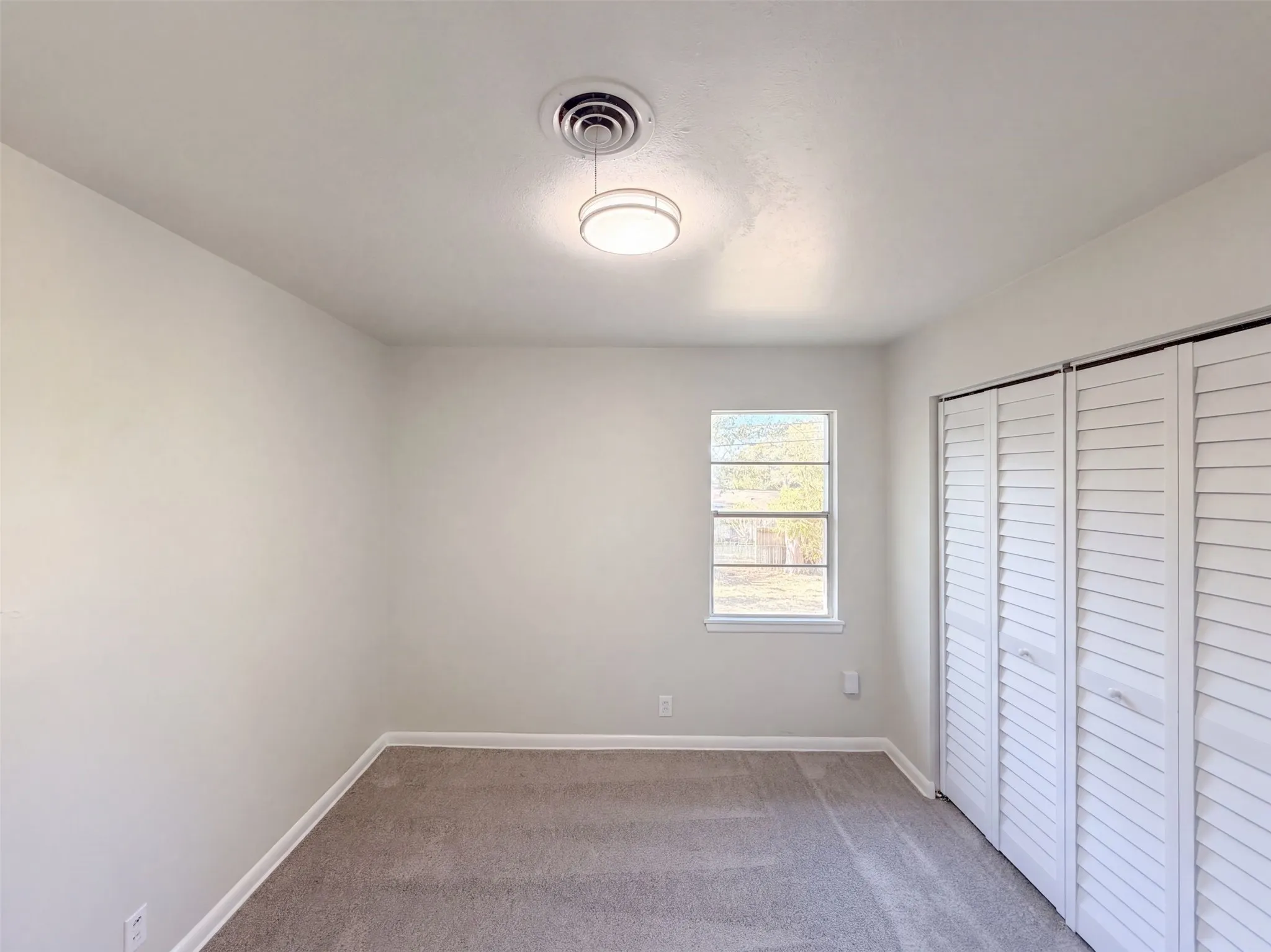 Single Family Residence For Sale in Tarrant County , 8021 Tumbleweed Trail, White Settlement, Texas 76108, 3 Bedroom, 2 Bathroom, Garage spaces, 1,334 Sqft, built in 1956, mls#21386442, Real Estate Agent in White Settlement, Homes For Sale in Tarrant county, Homes For Sale in White Settlement, Realtor in White Settlement Texas, Real Estate Brokerage Independent Realty Texas, Luminita Cordes Realtor