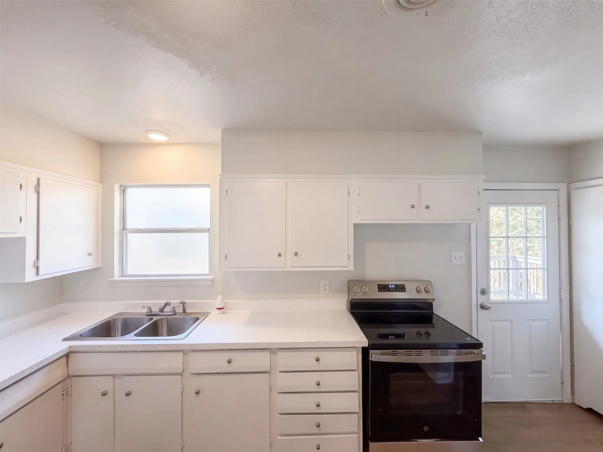 Single Family Residence For Sale in Tarrant County , 8021 Tumbleweed Trail, White Settlement, Texas 76108, 3 Bedroom, 2 Bathroom, Garage spaces, 1,334 Sqft, built in 1956, mls#21386442, Real Estate Agent in White Settlement, Homes For Sale in Tarrant county, Homes For Sale in White Settlement, Realtor in White Settlement Texas, Real Estate Brokerage Independent Realty Texas, Luminita Cordes Realtor