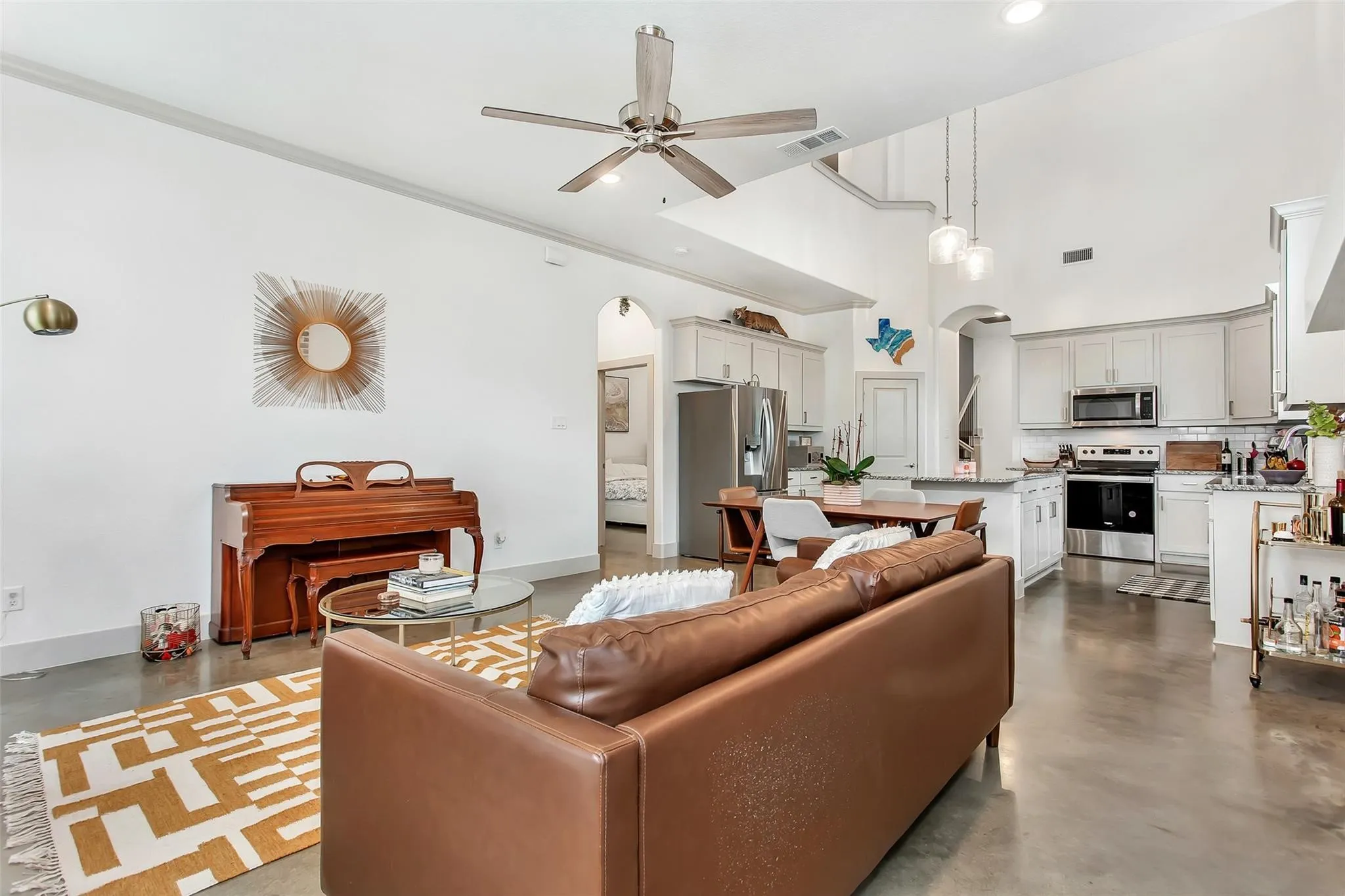 Single Family Residence For Sale in Ellis County , 229 E 5th Street, Ferris, Texas 75125, 3 Bedroom, 3 Bathroom, 2 Garage spaces, 2,016 Sqft, built in 2021, mls#21386448, Real Estate Agent in Ferris, Homes For Sale in Ellis county, Homes For Sale in Ferris, Realtor in Ferris Texas, Real Estate Brokerage Independent Realty Texas, Luminita Cordes Realtor
