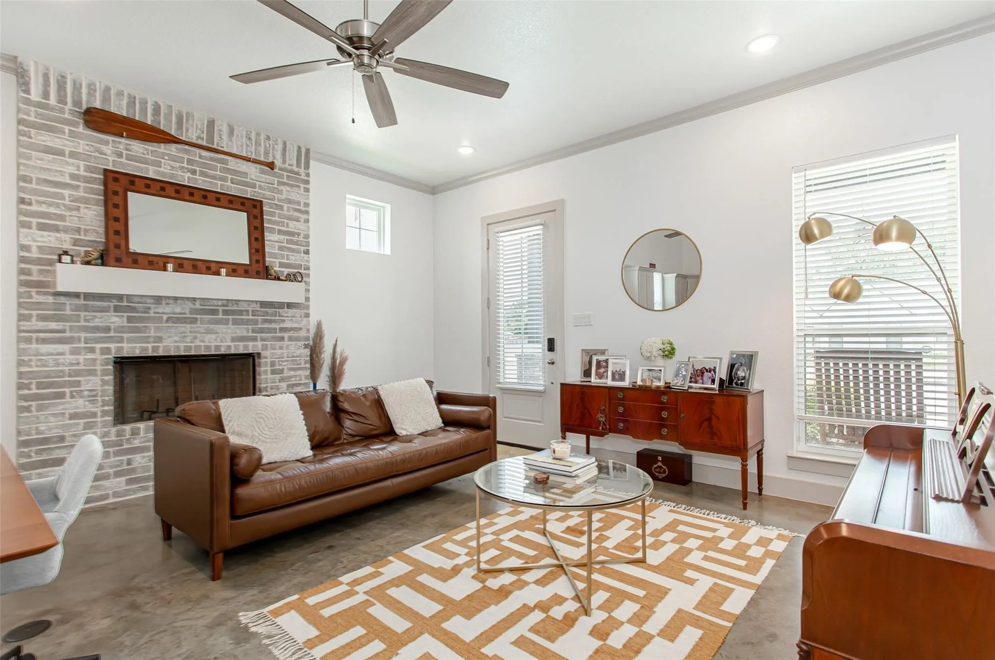 Single Family Residence For Sale in Ellis County , 229 E 5th Street, Ferris, Texas 75125, 3 Bedroom, 3 Bathroom, 2 Garage spaces, 2,016 Sqft, built in 2021, mls#21386448, Real Estate Agent in Ferris, Homes For Sale in Ellis county, Homes For Sale in Ferris, Realtor in Ferris Texas, Real Estate Brokerage Independent Realty Texas, Luminita Cordes Realtor