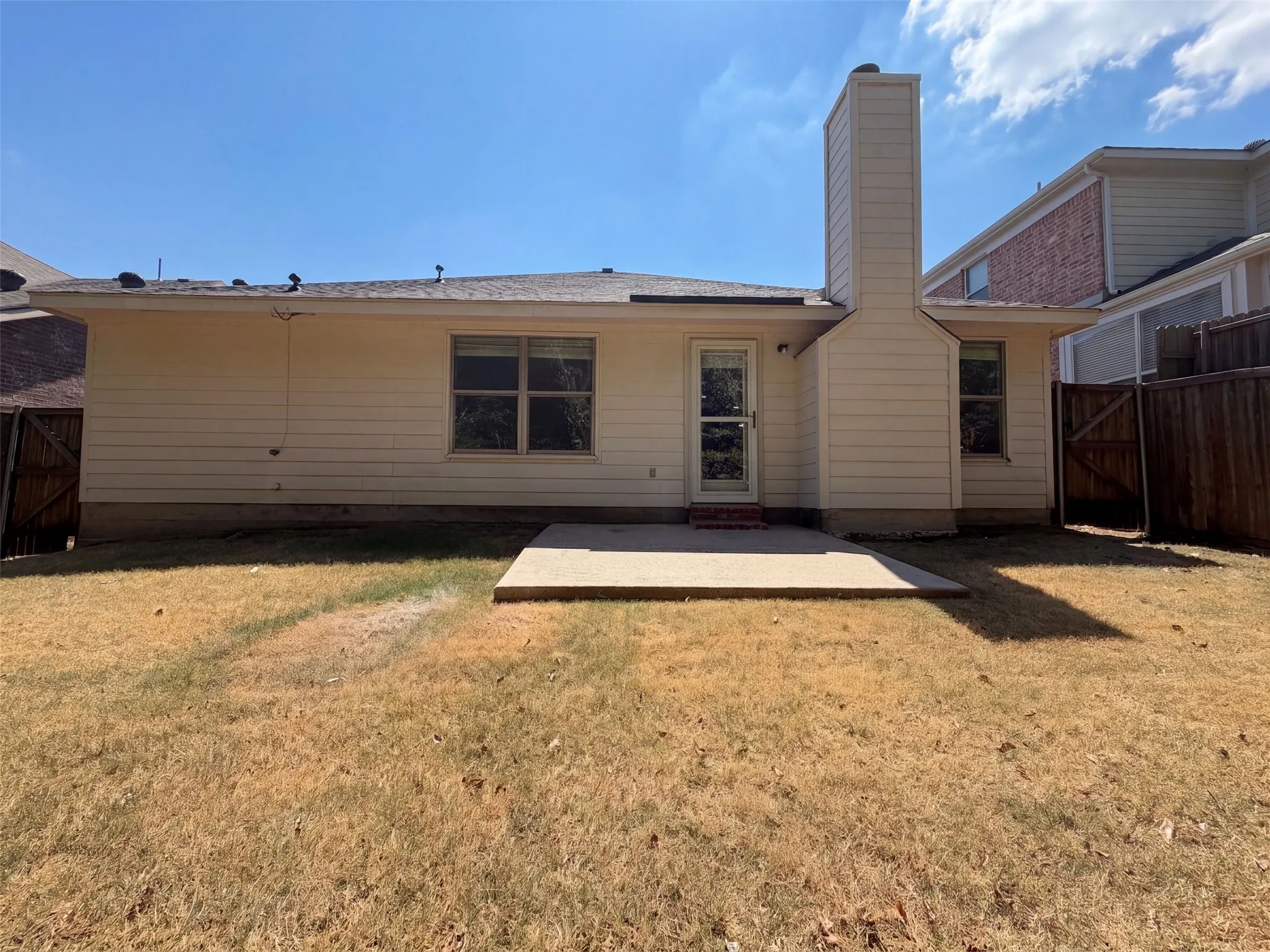 Single Family Residence For Sale in Collin County , 605 Crystal Falls Drive, Mc Kinney, Texas 75071, 3 Bedroom, 2 Bathroom, 2 Garage spaces, 1,726 Sqft, built in 2004, mls#21386452, Real Estate Agent in Mc Kinney, Homes For Sale in Collin county, Homes For Sale in Mc Kinney, Realtor in Mc Kinney Texas, Real Estate Brokerage Independent Realty Texas, Luminita Cordes Realtor