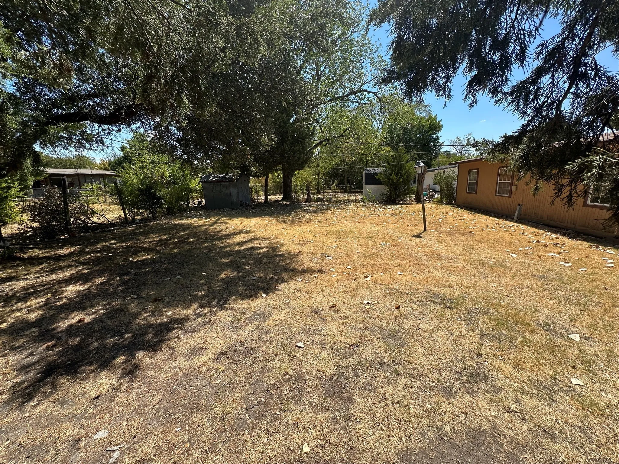Single Family Residence For Sale in Dallas County , 1310 Crest Park Drive, Mesquite, Texas 75149, 2 Bedroom, 1 Bathroom, Garage spaces, 950 Sqft, built in 1952, mls#21385194, Real Estate Agent in Mesquite, Homes For Sale in Dallas county, Homes For Sale in Mesquite, Realtor in Mesquite Texas, Real Estate Brokerage Independent Realty Texas, Luminita Cordes Realtor
