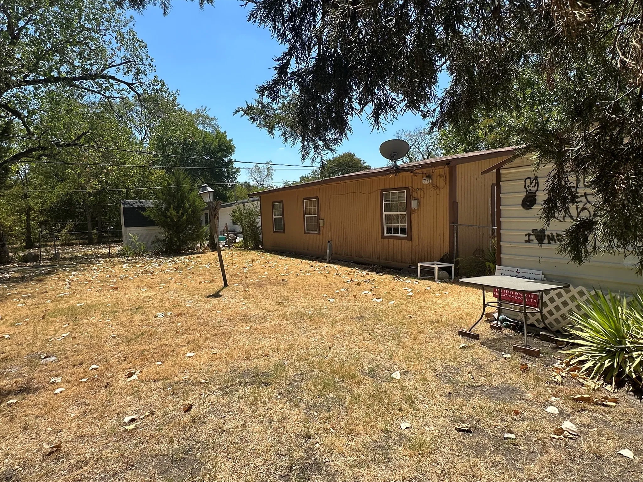 Single Family Residence For Sale in Dallas County , 1310 Crest Park Drive, Mesquite, Texas 75149, 2 Bedroom, 1 Bathroom, Garage spaces, 950 Sqft, built in 1952, mls#21385194, Real Estate Agent in Mesquite, Homes For Sale in Dallas county, Homes For Sale in Mesquite, Realtor in Mesquite Texas, Real Estate Brokerage Independent Realty Texas, Luminita Cordes Realtor