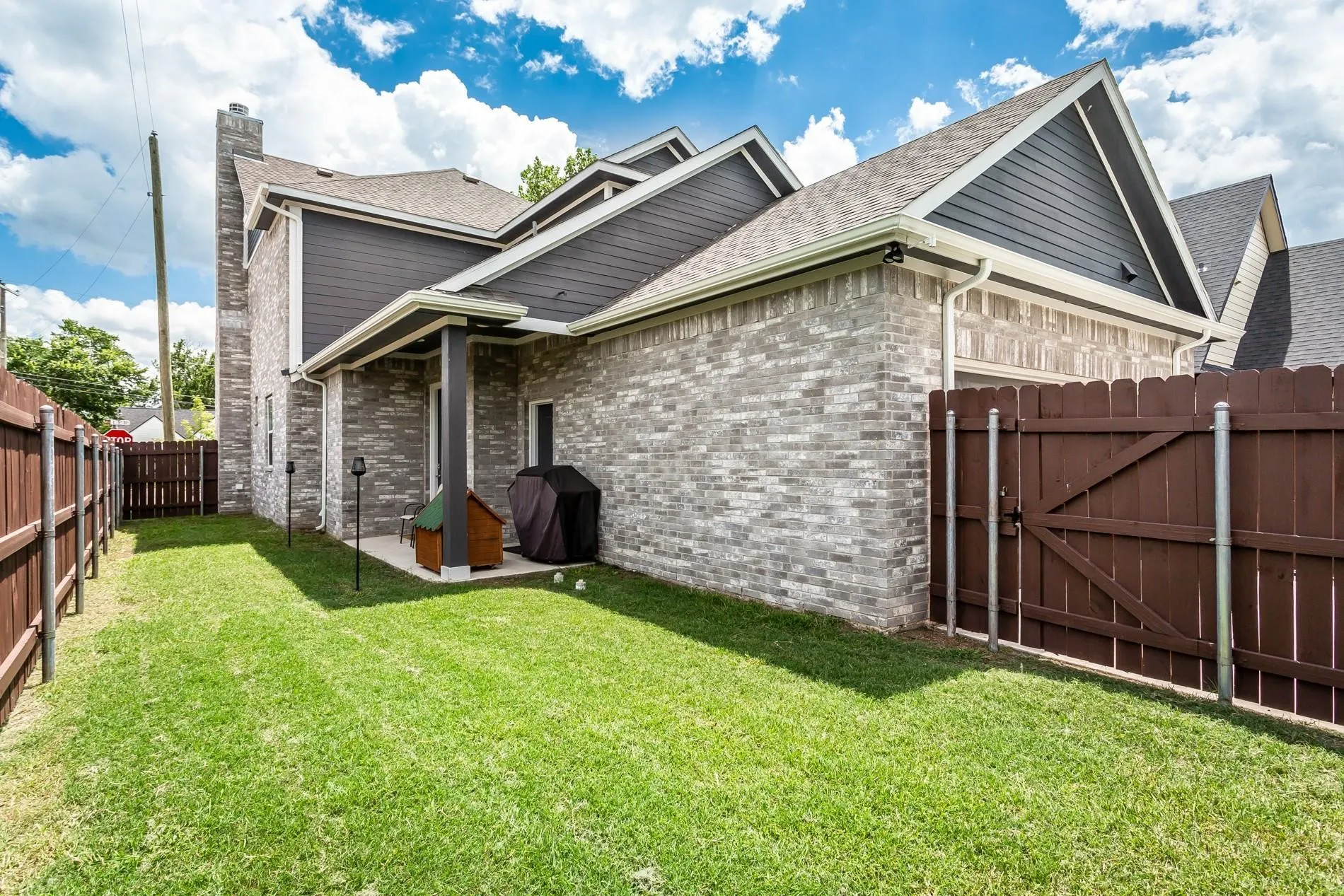 Single Family Residence For Rent in Ellis County , 229 E 5th Street, Ferris, Texas 75125, 3 Bedroom, 3 Bathroom, 2 Garage spaces, 2,016 Sqft, built in 2021, mls#21386433, Real Estate Agent in Ferris, Homes For Rent in Ellis county, Homes For Rent in Ferris, Realtor in Ferris Texas, Real Estate Brokerage Independent Realty Texas, Luminita Cordes Realtor