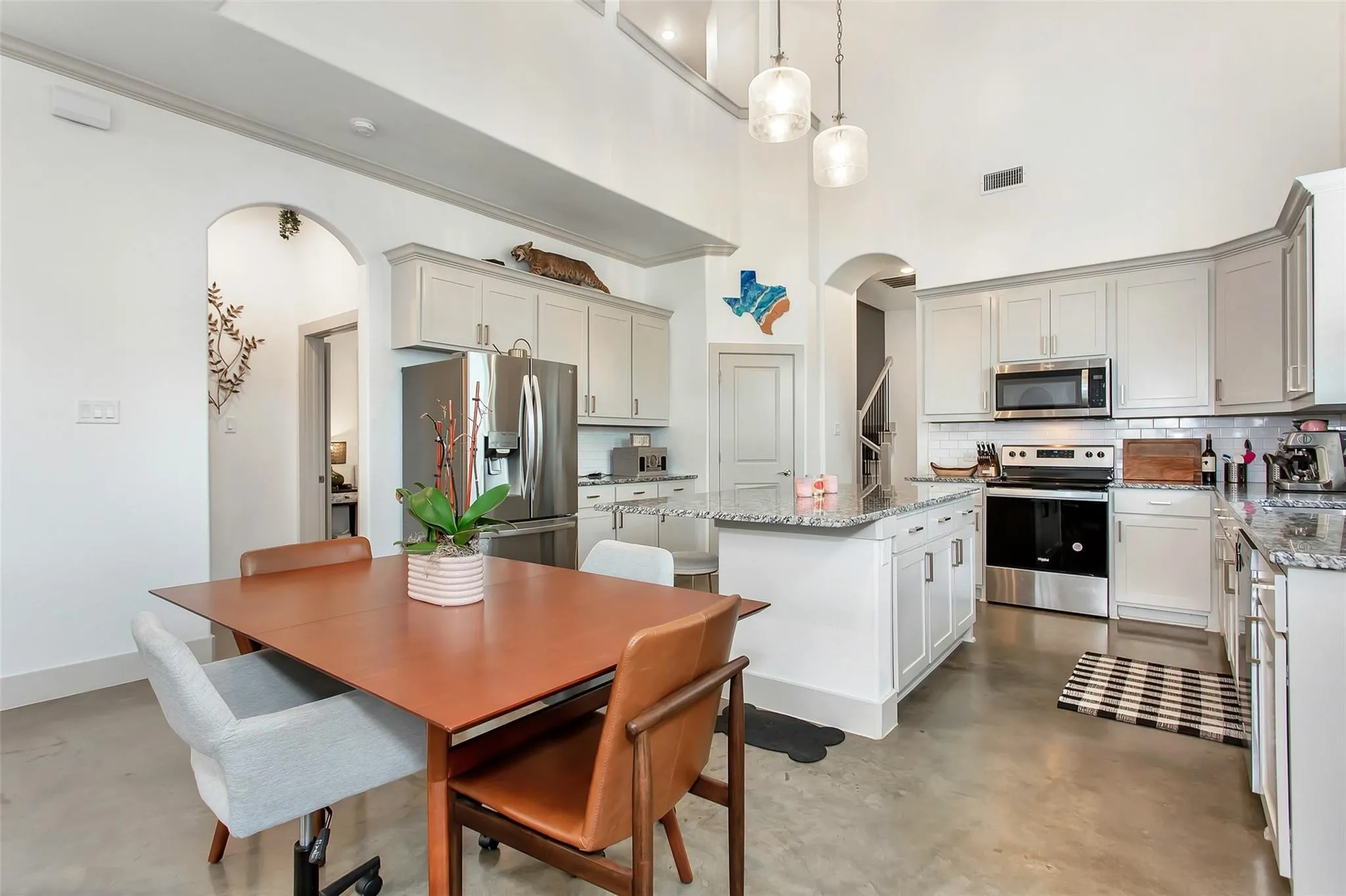 Single Family Residence For Rent in Ellis County , 229 E 5th Street, Ferris, Texas 75125, 3 Bedroom, 3 Bathroom, 2 Garage spaces, 2,016 Sqft, built in 2021, mls#21386433, Real Estate Agent in Ferris, Homes For Rent in Ellis county, Homes For Rent in Ferris, Realtor in Ferris Texas, Real Estate Brokerage Independent Realty Texas, Luminita Cordes Realtor