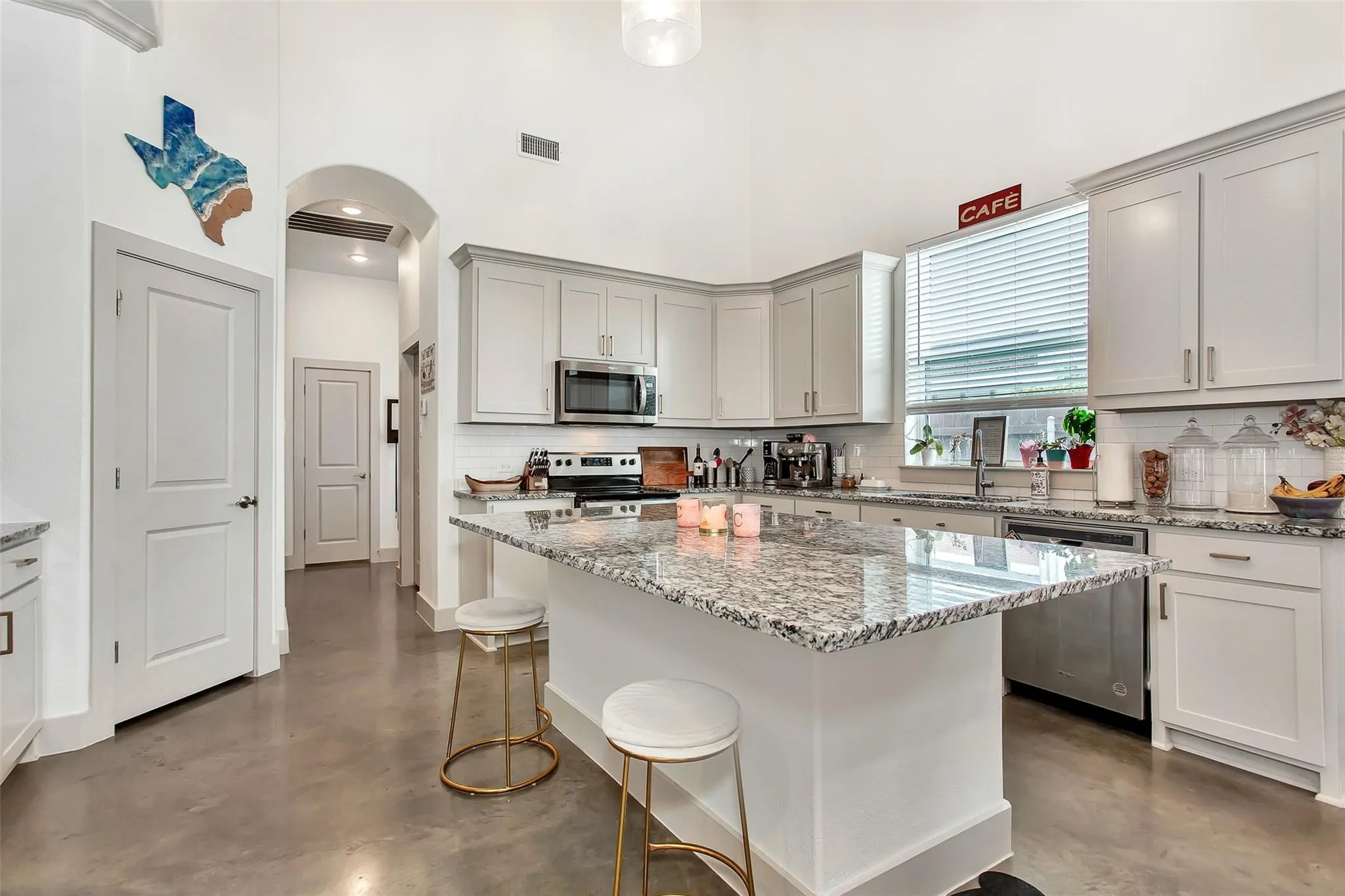 Single Family Residence For Rent in Ellis County , 229 E 5th Street, Ferris, Texas 75125, 3 Bedroom, 3 Bathroom, 2 Garage spaces, 2,016 Sqft, built in 2021, mls#21386433, Real Estate Agent in Ferris, Homes For Rent in Ellis county, Homes For Rent in Ferris, Realtor in Ferris Texas, Real Estate Brokerage Independent Realty Texas, Luminita Cordes Realtor