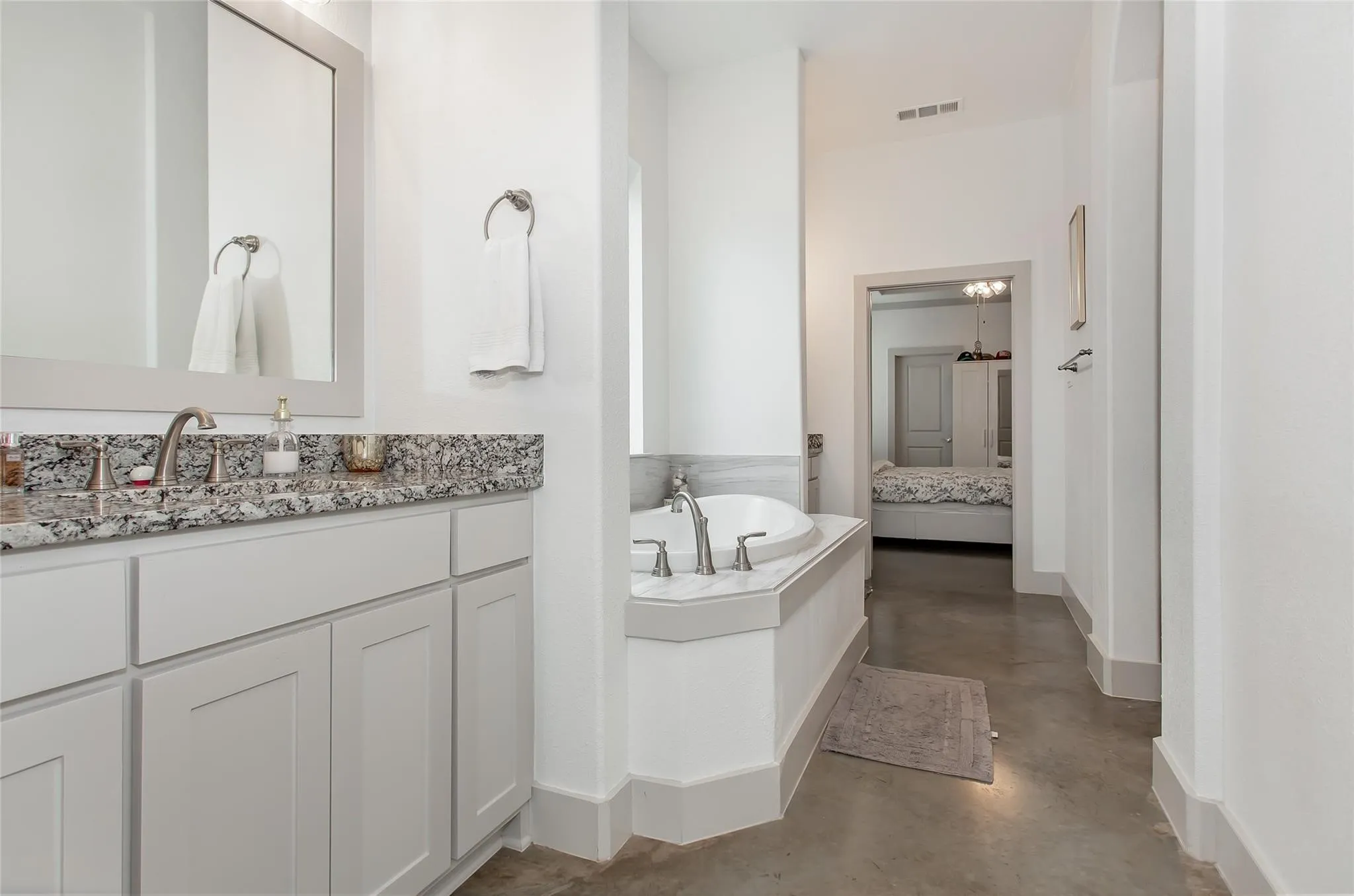 Single Family Residence For Rent in Ellis County , 229 E 5th Street, Ferris, Texas 75125, 3 Bedroom, 3 Bathroom, 2 Garage spaces, 2,016 Sqft, built in 2021, mls#21386433, Real Estate Agent in Ferris, Homes For Rent in Ellis county, Homes For Rent in Ferris, Realtor in Ferris Texas, Real Estate Brokerage Independent Realty Texas, Luminita Cordes Realtor