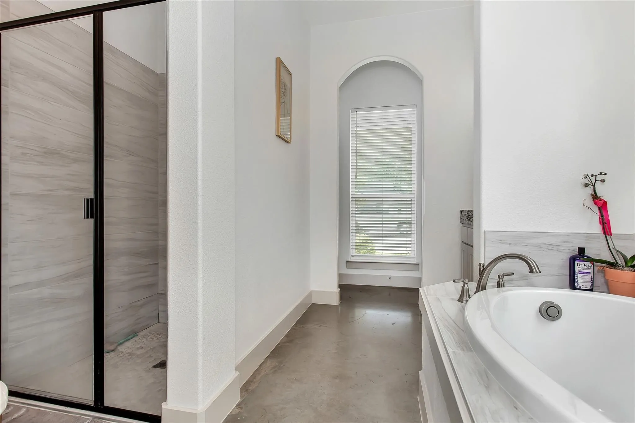 Single Family Residence For Rent in Ellis County , 229 E 5th Street, Ferris, Texas 75125, 3 Bedroom, 3 Bathroom, 2 Garage spaces, 2,016 Sqft, built in 2021, mls#21386433, Real Estate Agent in Ferris, Homes For Rent in Ellis county, Homes For Rent in Ferris, Realtor in Ferris Texas, Real Estate Brokerage Independent Realty Texas, Luminita Cordes Realtor