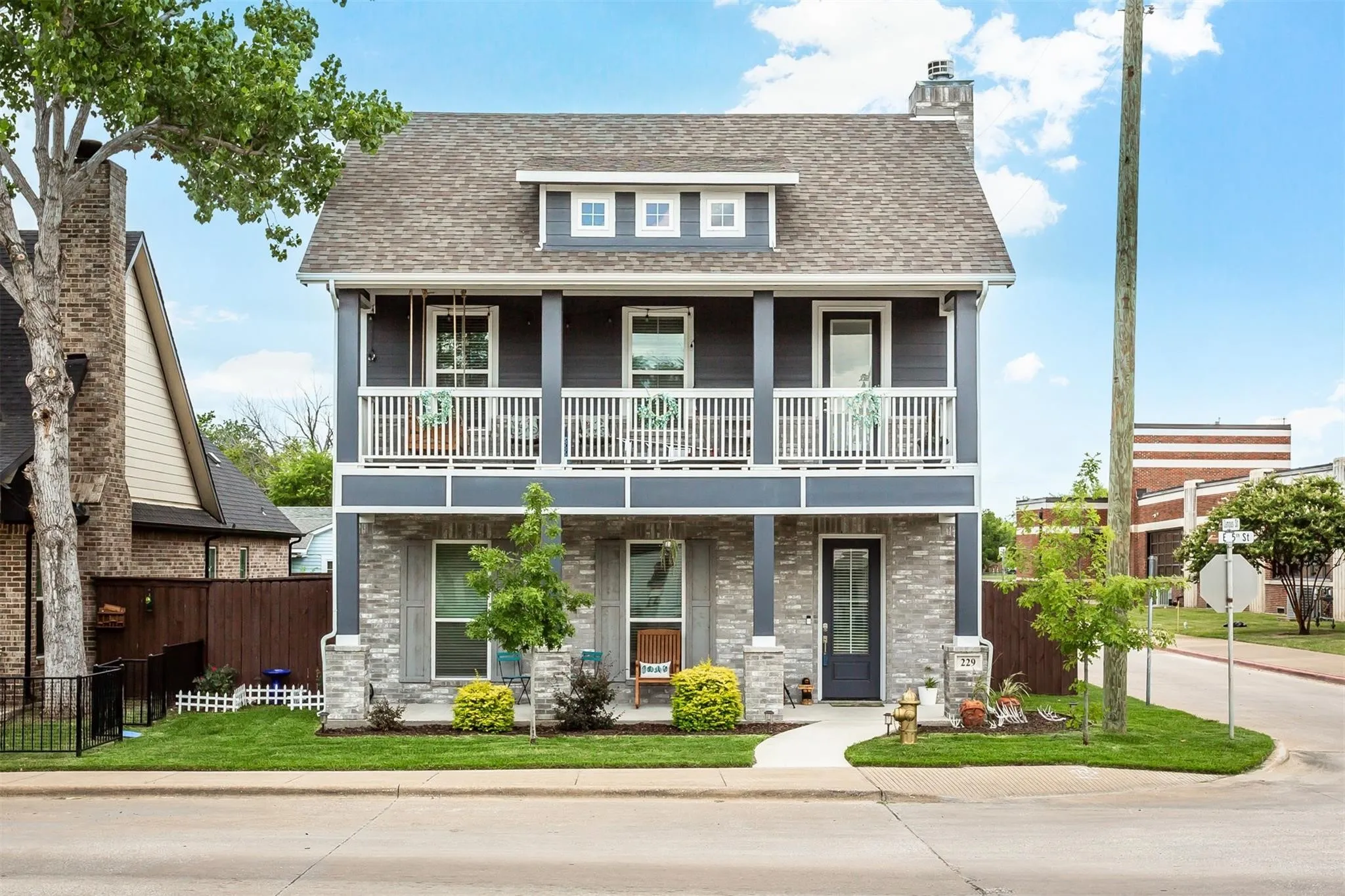 Single Family Residence For Rent in Ellis County , 229 E 5th Street, Ferris, Texas 75125, 3 Bedroom, 3 Bathroom, 2 Garage spaces, 2,016 Sqft, built in 2021, mls#21386433, Real Estate Agent in Ferris, Homes For Rent in Ellis county, Homes For Rent in Ferris, Realtor in Ferris Texas, Real Estate Brokerage Independent Realty Texas, Luminita Cordes Realtor