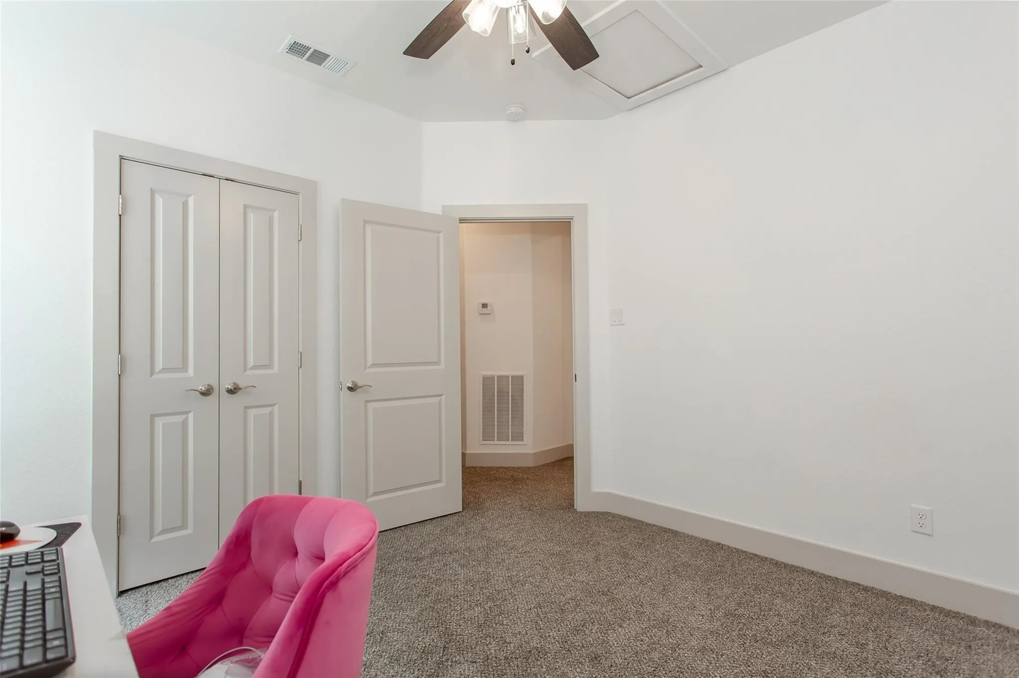 Single Family Residence For Rent in Ellis County , 229 E 5th Street, Ferris, Texas 75125, 3 Bedroom, 3 Bathroom, 2 Garage spaces, 2,016 Sqft, built in 2021, mls#21386433, Real Estate Agent in Ferris, Homes For Rent in Ellis county, Homes For Rent in Ferris, Realtor in Ferris Texas, Real Estate Brokerage Independent Realty Texas, Luminita Cordes Realtor