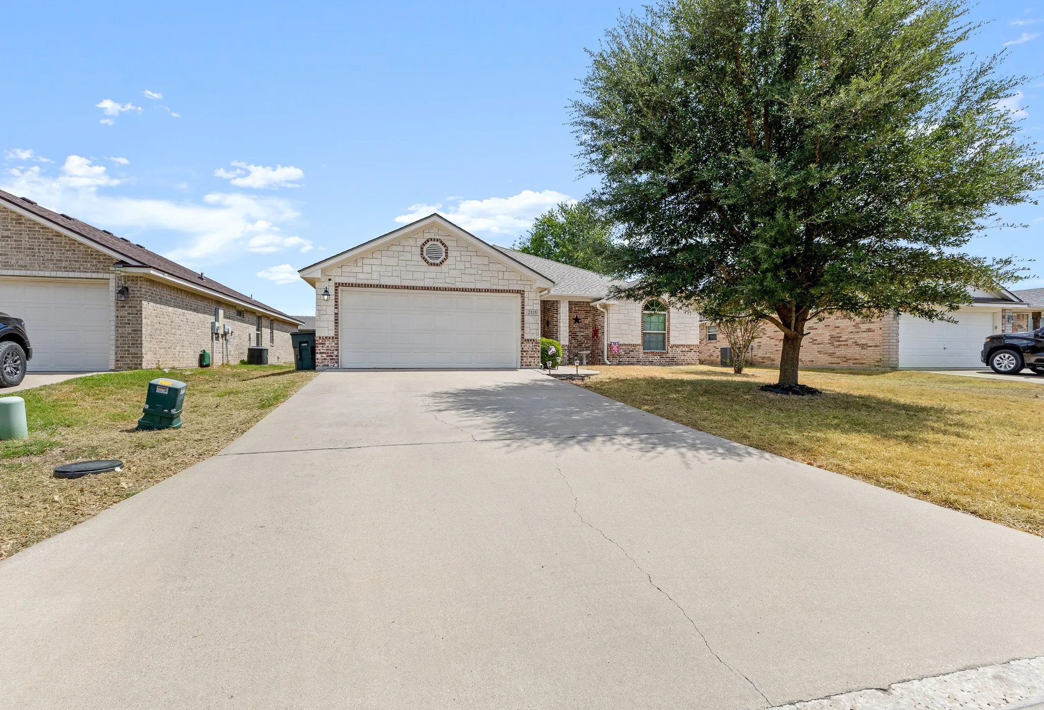 Single Family Residence For Sale in Bell County , 2115 Carriage House Drive, Temple, Texas 76502, 3 Bedroom, 2 Bathroom, 2 Garage spaces, 1,707 Sqft, built in 2012, mls#21386019, Real Estate Agent in Temple, Homes For Sale in Bell county, Homes For Sale in Temple, Realtor in Temple Texas, Real Estate Brokerage Independent Realty Texas, Luminita Cordes Realtor