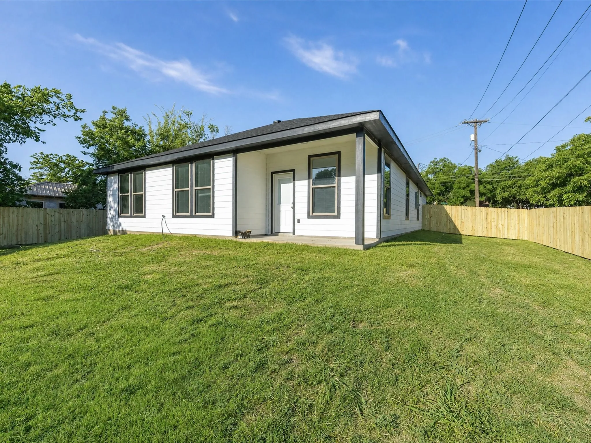 Single Family Residence For Sale in Ellis County , 108 N Couch Street, Italy, Texas 76651, 3 Bedroom, 2 Bathroom, 2 Garage spaces, 1,636 Sqft, built in 2025, mls#21381225, Real Estate Agent in Italy, Homes For Sale in Ellis county, Homes For Sale in Italy, Realtor in Italy Texas, Real Estate Brokerage Independent Realty Texas, Luminita Cordes Realtor
