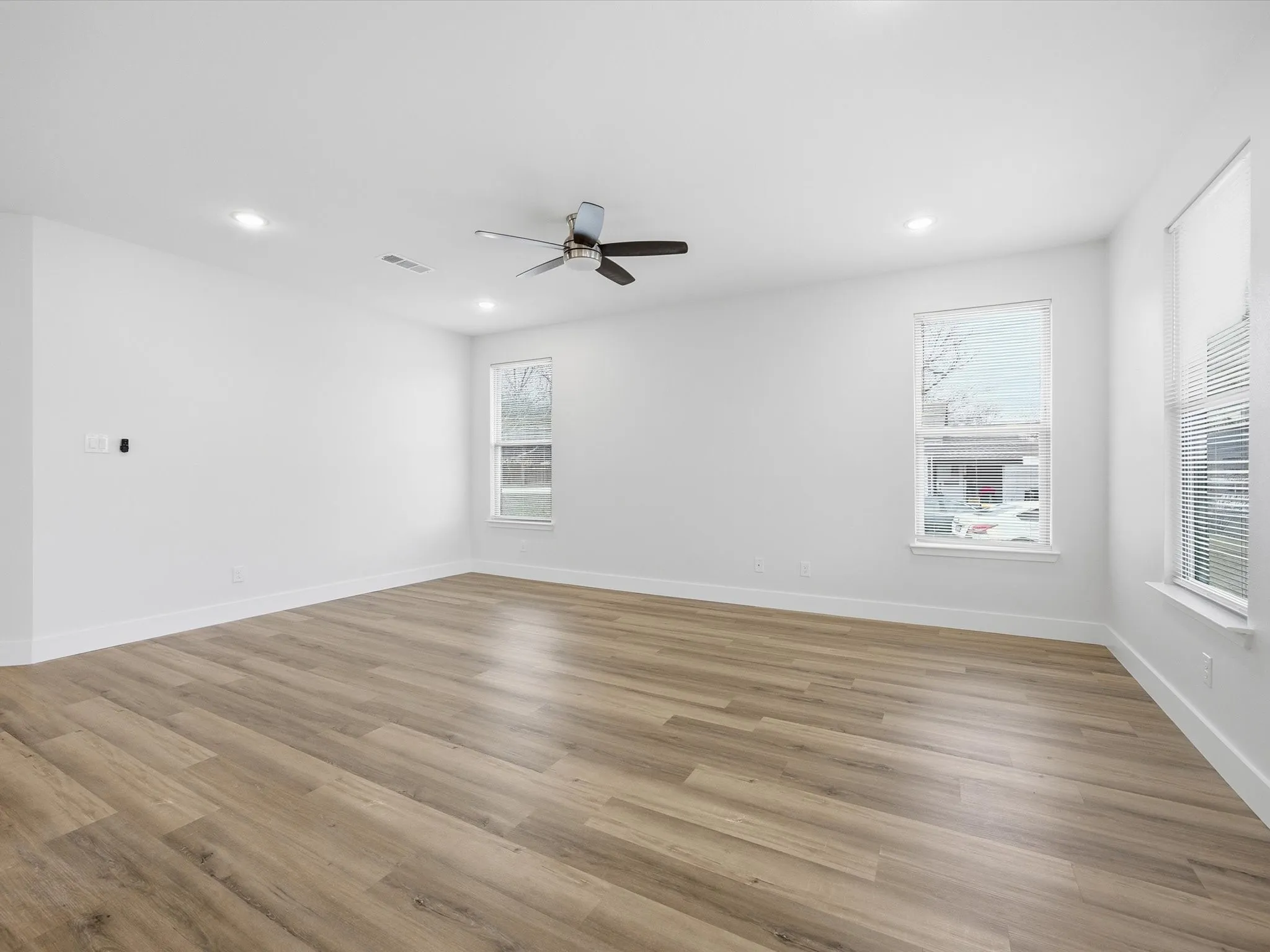 Single Family Residence For Sale in Ellis County , 108 N Couch Street, Italy, Texas 76651, 3 Bedroom, 2 Bathroom, 2 Garage spaces, 1,636 Sqft, built in 2025, mls#21381225, Real Estate Agent in Italy, Homes For Sale in Ellis county, Homes For Sale in Italy, Realtor in Italy Texas, Real Estate Brokerage Independent Realty Texas, Luminita Cordes Realtor
