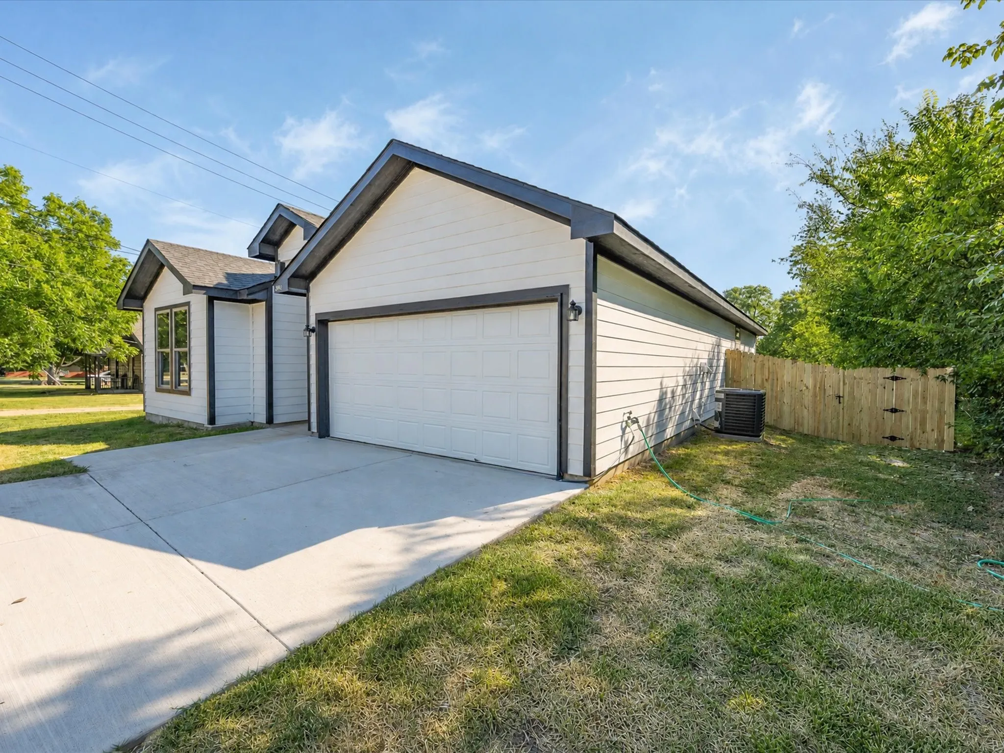 Single Family Residence For Sale in Ellis County , 108 N Couch Street, Italy, Texas 76651, 3 Bedroom, 2 Bathroom, 2 Garage spaces, 1,636 Sqft, built in 2025, mls#21381225, Real Estate Agent in Italy, Homes For Sale in Ellis county, Homes For Sale in Italy, Realtor in Italy Texas, Real Estate Brokerage Independent Realty Texas, Luminita Cordes Realtor