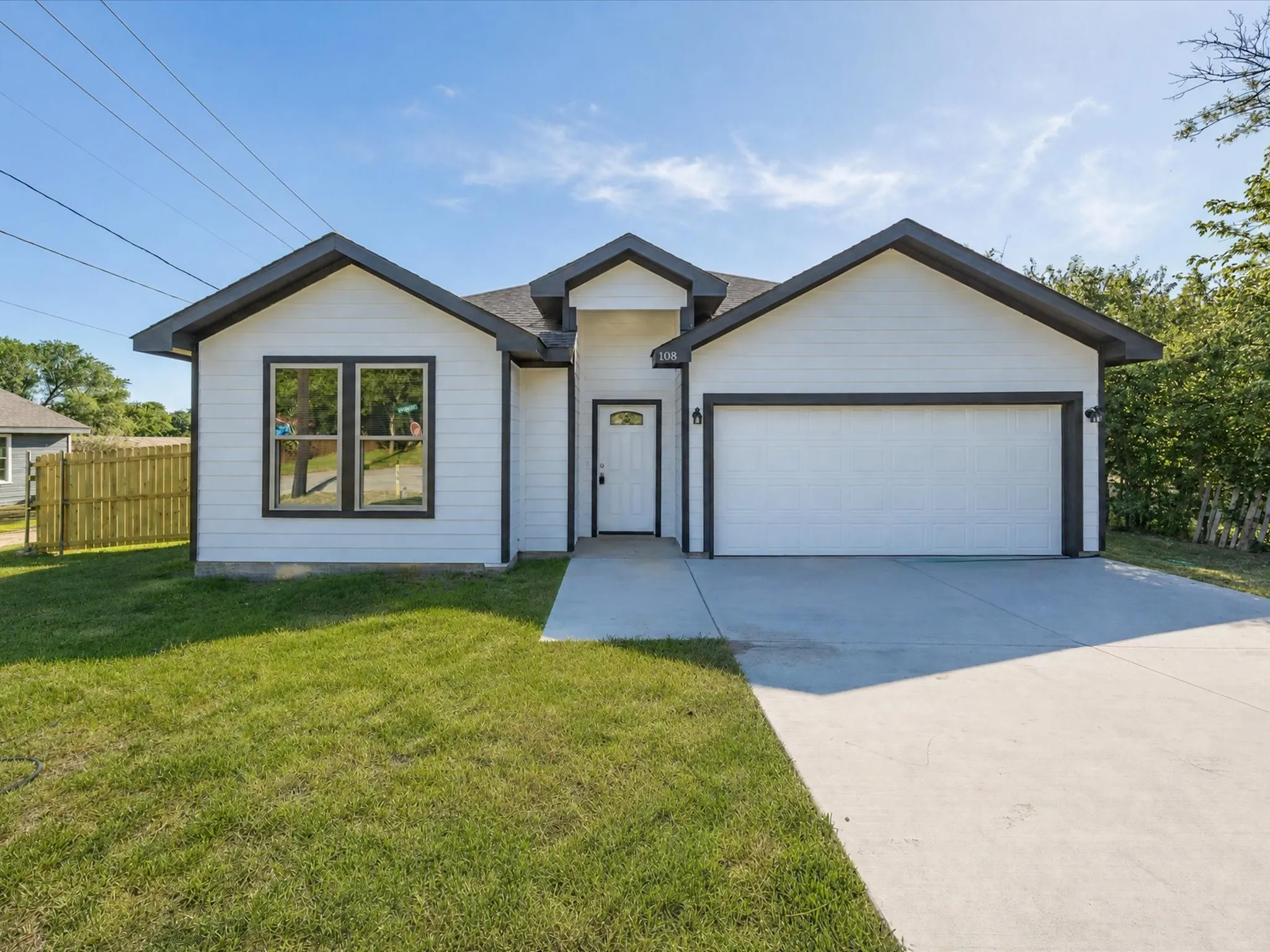 Single Family Residence For Sale in Ellis County , 108 N Couch Street, Italy, Texas 76651, 3 Bedroom, 2 Bathroom, 2 Garage spaces, 1,636 Sqft, built in 2025, mls#21381225, Real Estate Agent in Italy, Homes For Sale in Ellis county, Homes For Sale in Italy, Realtor in Italy Texas, Real Estate Brokerage Independent Realty Texas, Luminita Cordes Realtor