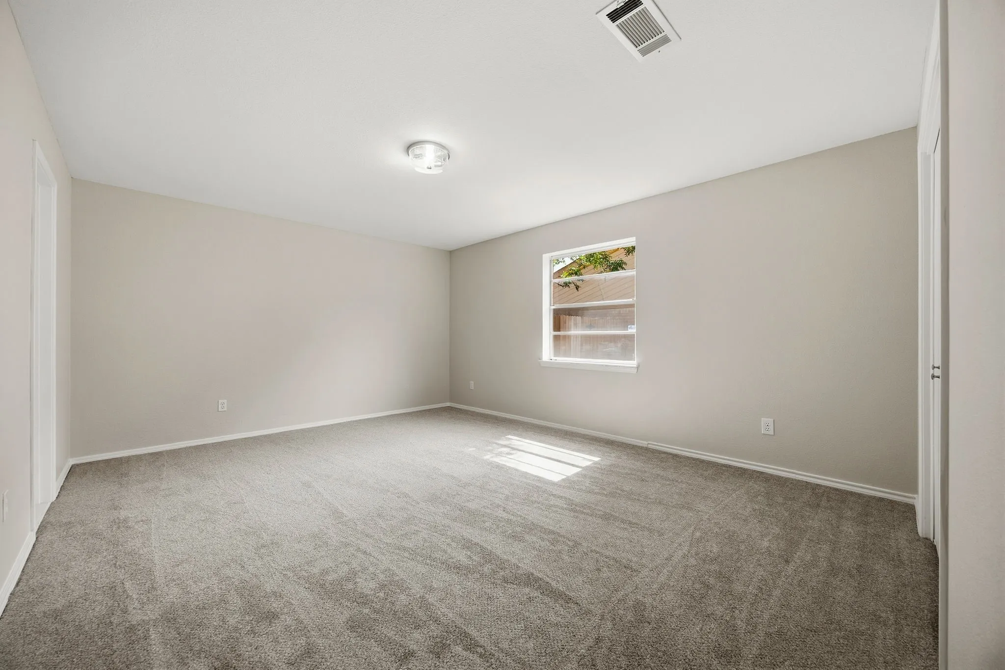 Single Family Residence For Sale in Johnson County , 756 NW Charlyne Drive, Burleson, Texas 76028, 3 Bedroom, 2 Bathroom, 2 Garage spaces, 1,508 Sqft, built in 1978, mls#21386247, Real Estate Agent in Burleson, Homes For Sale in Johnson county, Homes For Sale in Burleson, Realtor in Burleson Texas, Real Estate Brokerage Independent Realty Texas, Luminita Cordes Realtor
