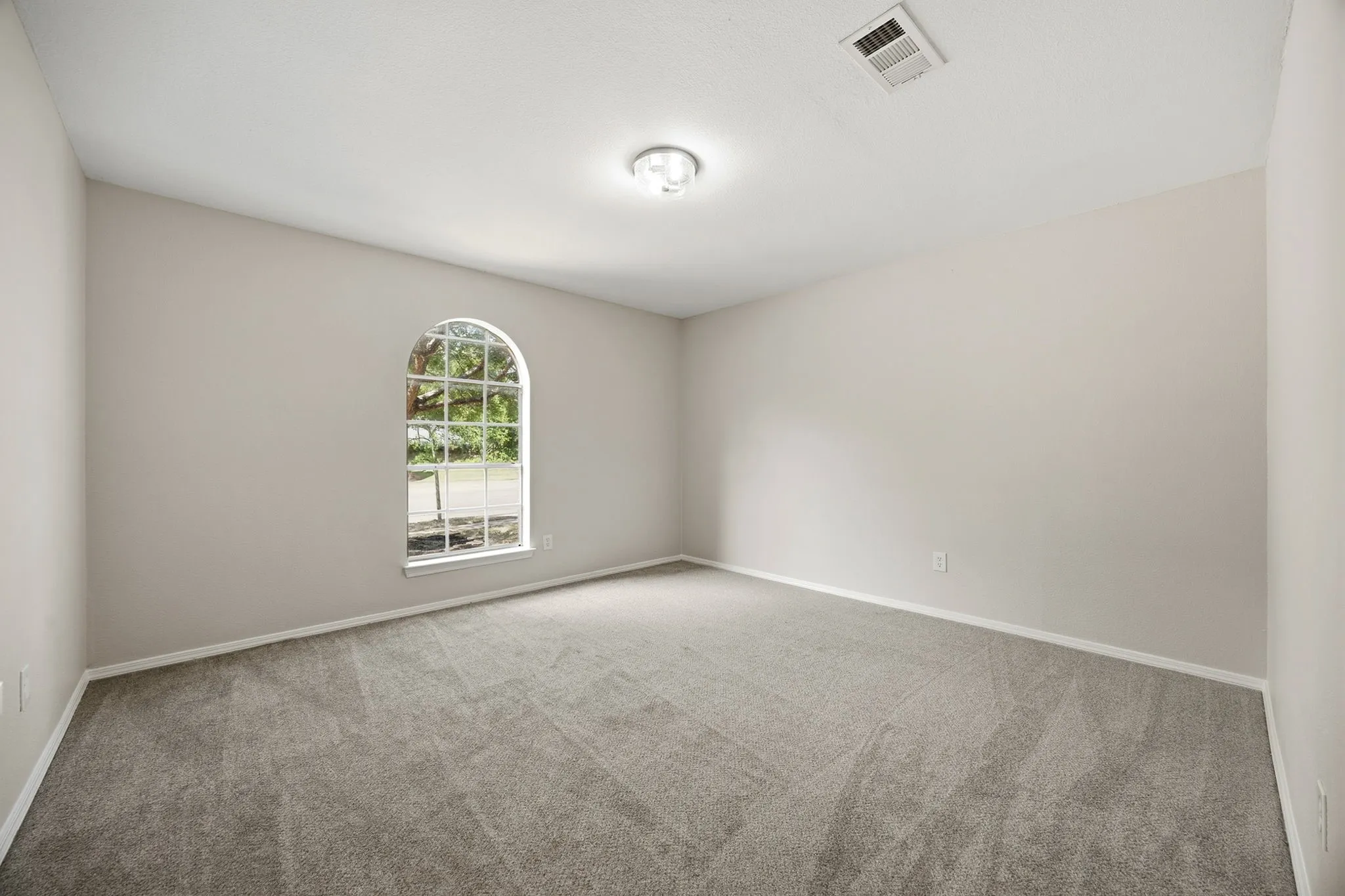 Single Family Residence For Sale in Johnson County , 756 NW Charlyne Drive, Burleson, Texas 76028, 3 Bedroom, 2 Bathroom, 2 Garage spaces, 1,508 Sqft, built in 1978, mls#21386247, Real Estate Agent in Burleson, Homes For Sale in Johnson county, Homes For Sale in Burleson, Realtor in Burleson Texas, Real Estate Brokerage Independent Realty Texas, Luminita Cordes Realtor