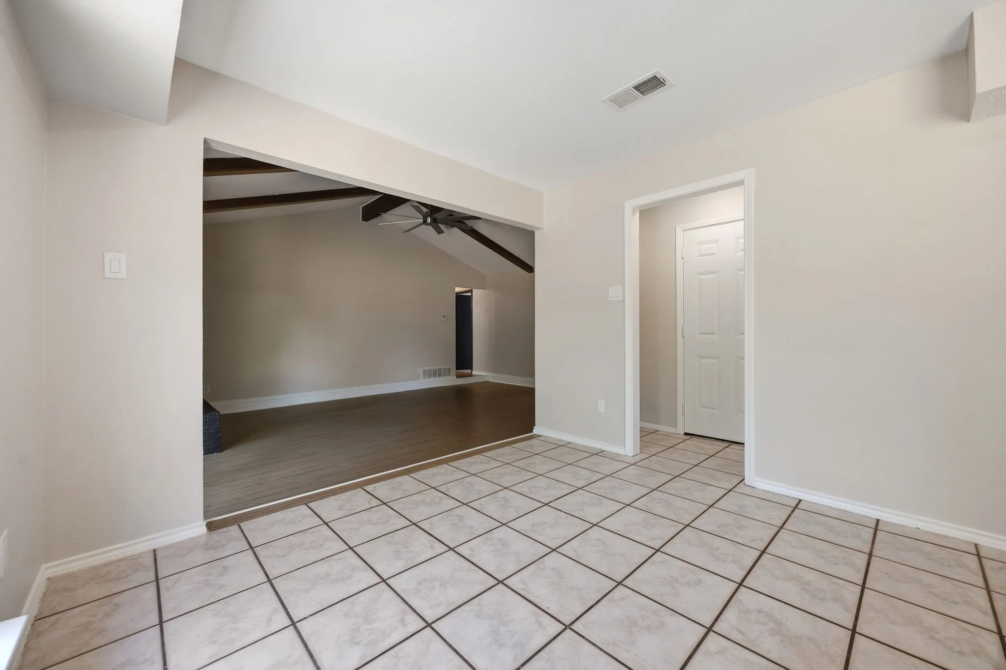 Single Family Residence For Sale in Johnson County , 756 NW Charlyne Drive, Burleson, Texas 76028, 3 Bedroom, 2 Bathroom, 2 Garage spaces, 1,508 Sqft, built in 1978, mls#21386247, Real Estate Agent in Burleson, Homes For Sale in Johnson county, Homes For Sale in Burleson, Realtor in Burleson Texas, Real Estate Brokerage Independent Realty Texas, Luminita Cordes Realtor