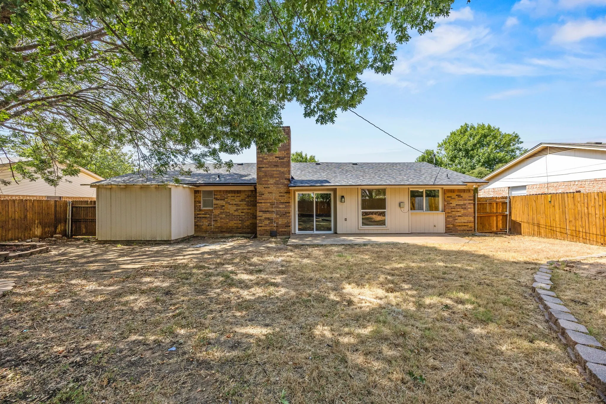 Single Family Residence For Sale in Johnson County , 756 NW Charlyne Drive, Burleson, Texas 76028, 3 Bedroom, 2 Bathroom, 2 Garage spaces, 1,508 Sqft, built in 1978, mls#21386247, Real Estate Agent in Burleson, Homes For Sale in Johnson county, Homes For Sale in Burleson, Realtor in Burleson Texas, Real Estate Brokerage Independent Realty Texas, Luminita Cordes Realtor