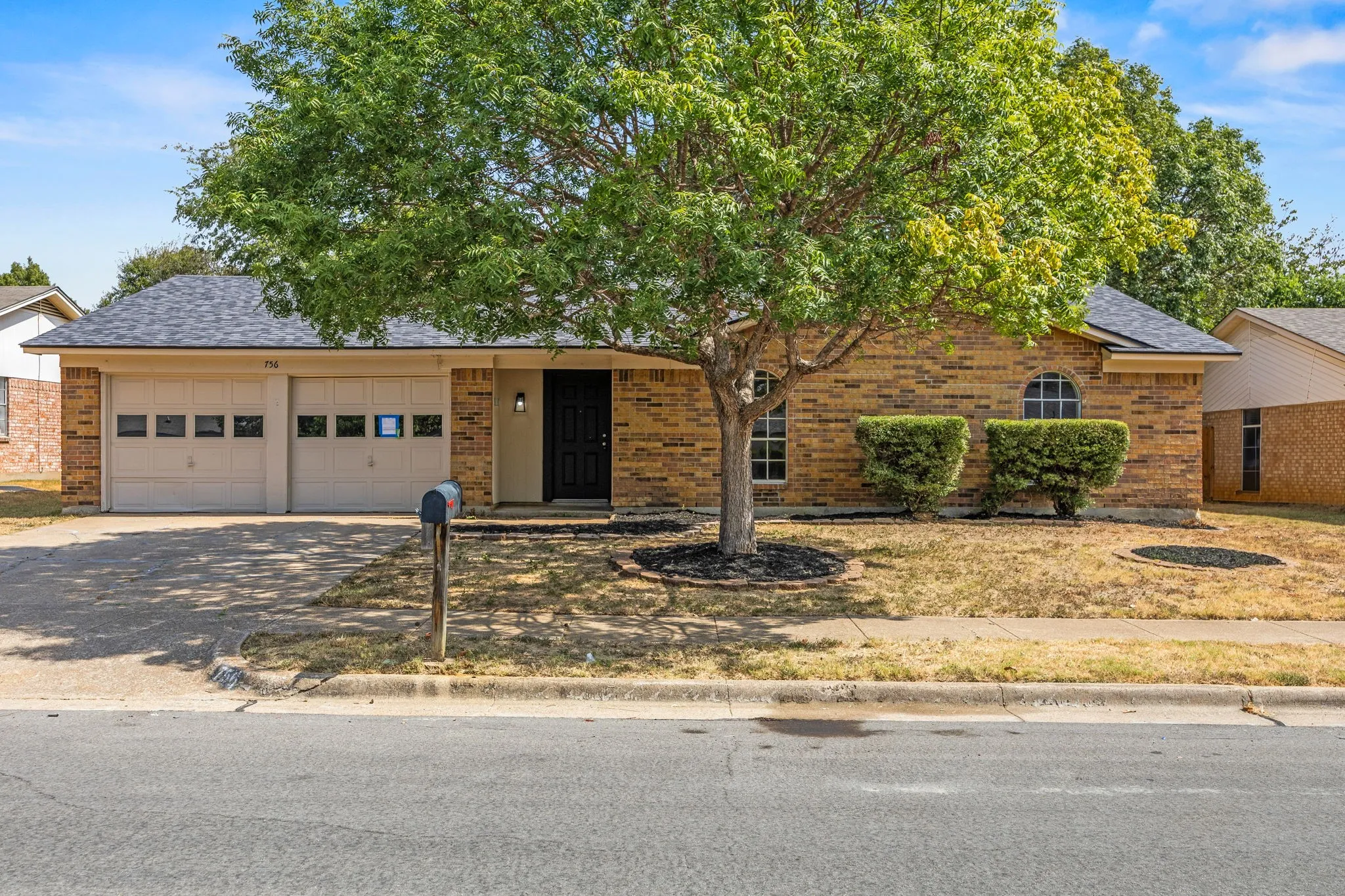 Single Family Residence For Sale in Johnson County , 756 NW Charlyne Drive, Burleson, Texas 76028, 3 Bedroom, 2 Bathroom, 2 Garage spaces, 1,508 Sqft, built in 1978, mls#21386247, Real Estate Agent in Burleson, Homes For Sale in Johnson county, Homes For Sale in Burleson, Realtor in Burleson Texas, Real Estate Brokerage Independent Realty Texas, Luminita Cordes Realtor