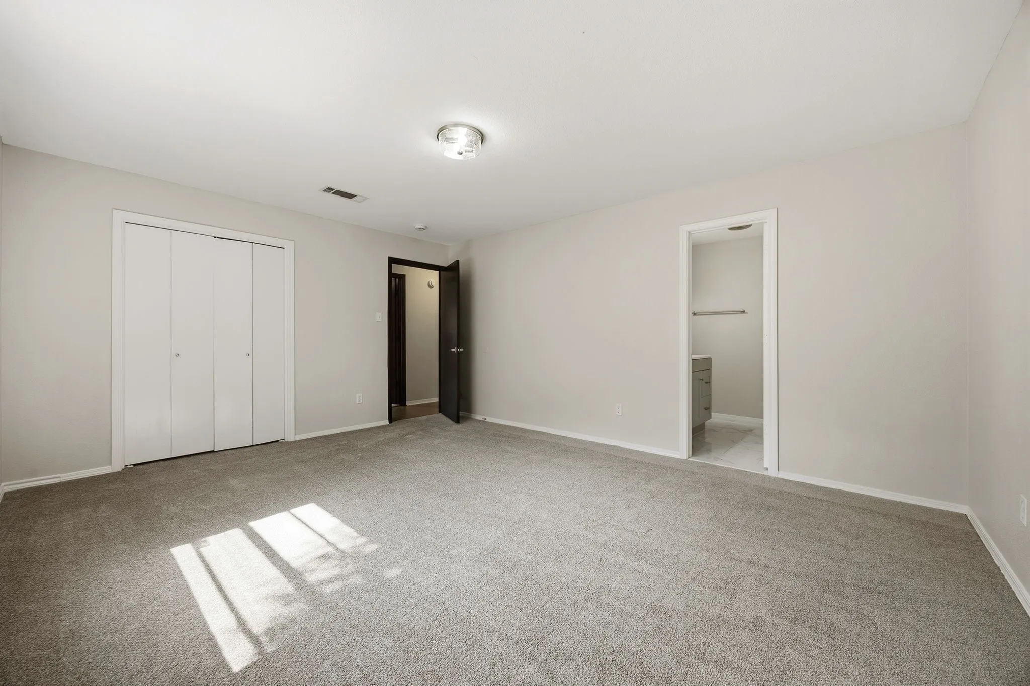 Single Family Residence For Sale in Johnson County , 756 NW Charlyne Drive, Burleson, Texas 76028, 3 Bedroom, 2 Bathroom, 2 Garage spaces, 1,508 Sqft, built in 1978, mls#21386247, Real Estate Agent in Burleson, Homes For Sale in Johnson county, Homes For Sale in Burleson, Realtor in Burleson Texas, Real Estate Brokerage Independent Realty Texas, Luminita Cordes Realtor