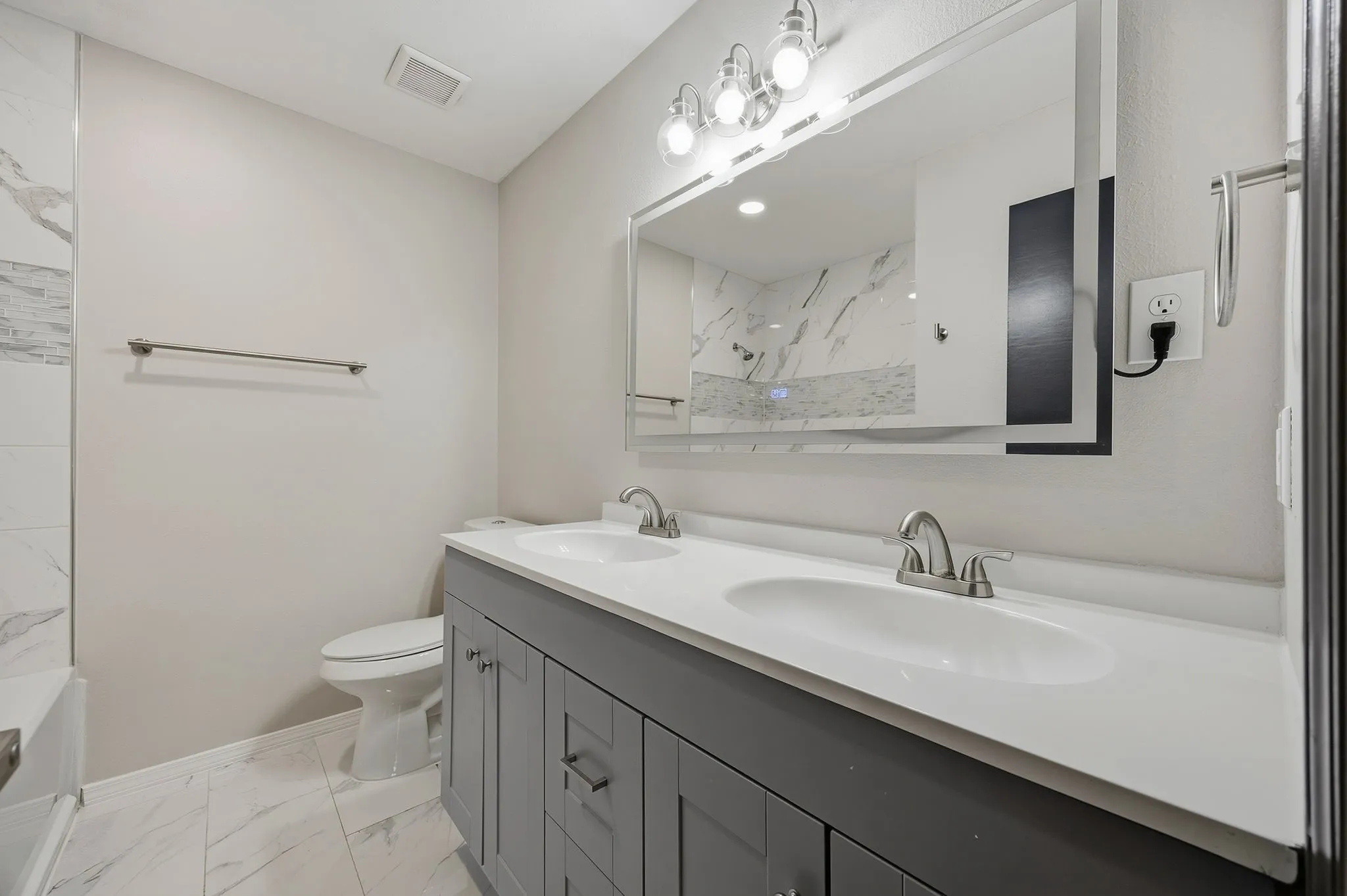 Single Family Residence For Sale in Johnson County , 756 NW Charlyne Drive, Burleson, Texas 76028, 3 Bedroom, 2 Bathroom, 2 Garage spaces, 1,508 Sqft, built in 1978, mls#21386247, Real Estate Agent in Burleson, Homes For Sale in Johnson county, Homes For Sale in Burleson, Realtor in Burleson Texas, Real Estate Brokerage Independent Realty Texas, Luminita Cordes Realtor