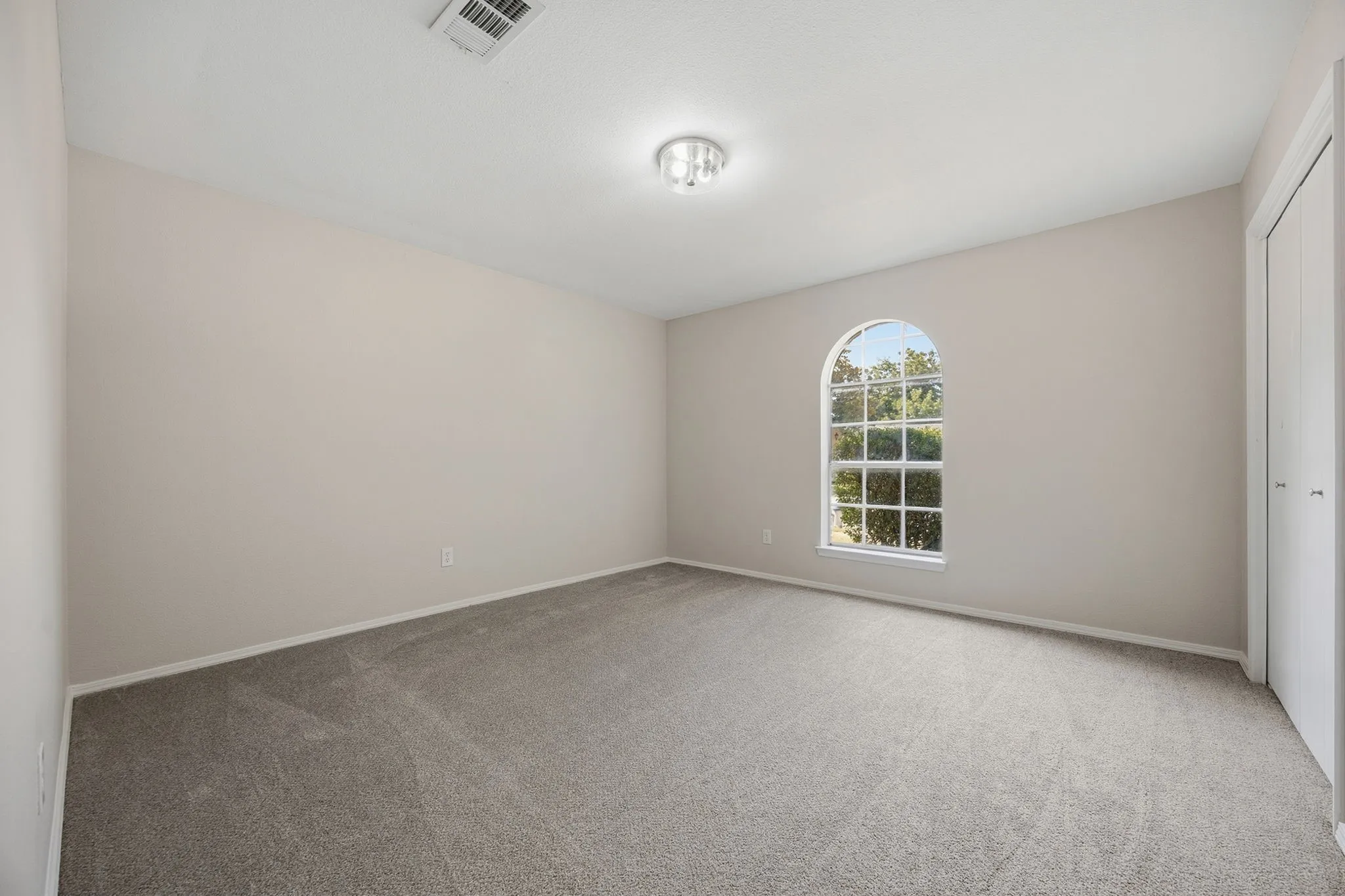 Single Family Residence For Sale in Johnson County , 756 NW Charlyne Drive, Burleson, Texas 76028, 3 Bedroom, 2 Bathroom, 2 Garage spaces, 1,508 Sqft, built in 1978, mls#21386247, Real Estate Agent in Burleson, Homes For Sale in Johnson county, Homes For Sale in Burleson, Realtor in Burleson Texas, Real Estate Brokerage Independent Realty Texas, Luminita Cordes Realtor