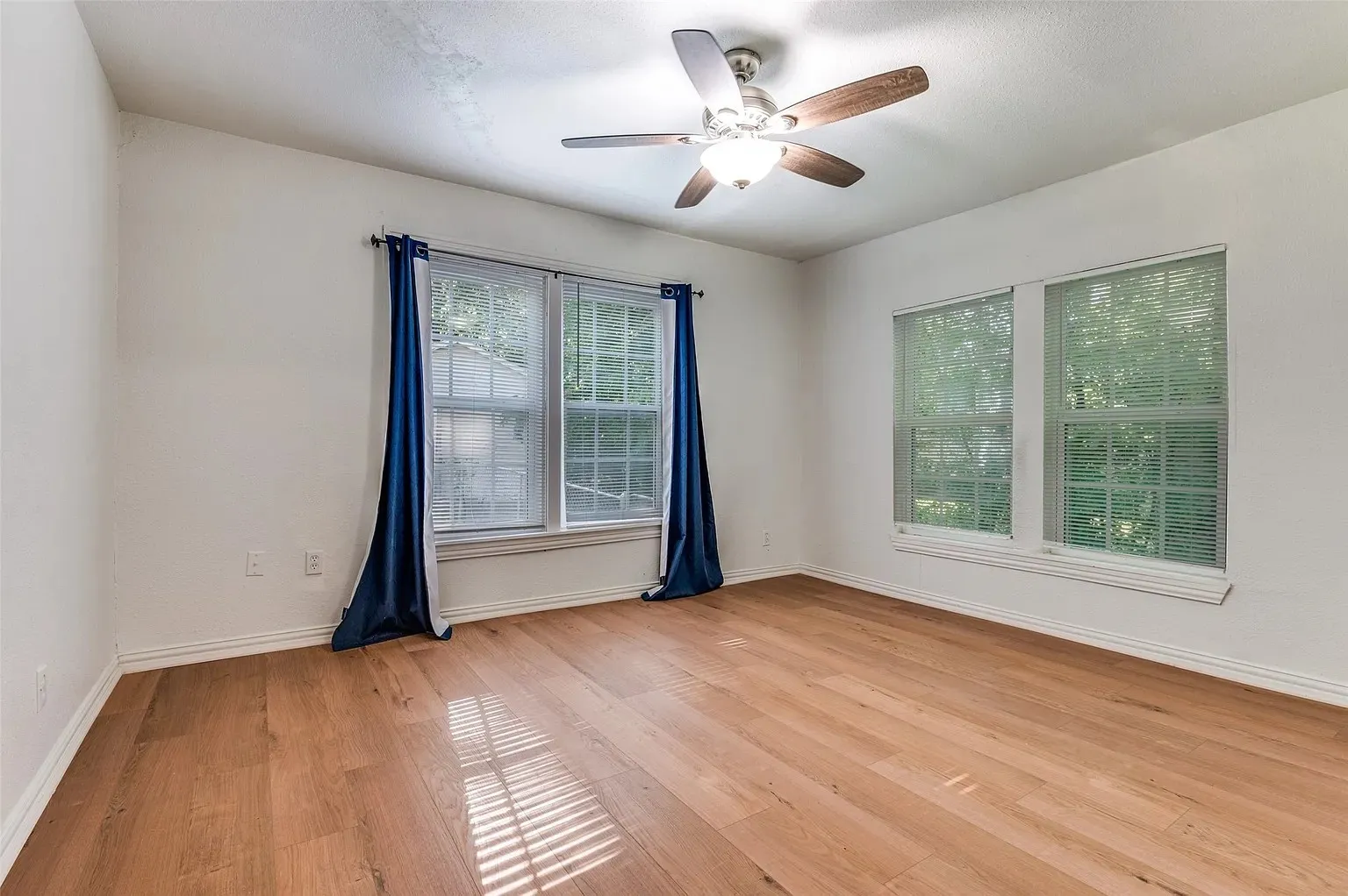 Single Family Residence For Rent in Dallas County , 2930 Maryland Avenue, Dallas, Texas 75216, 2 Bedroom, 1 Bathroom, Garage spaces, 1,022 Sqft, built in 1947, mls#21385502, Real Estate Agent in Dallas, Homes For Rent in Dallas county, Homes For Rent in Dallas, Realtor in Dallas Texas, Real Estate Brokerage Independent Realty Texas, Luminita Cordes Realtor
