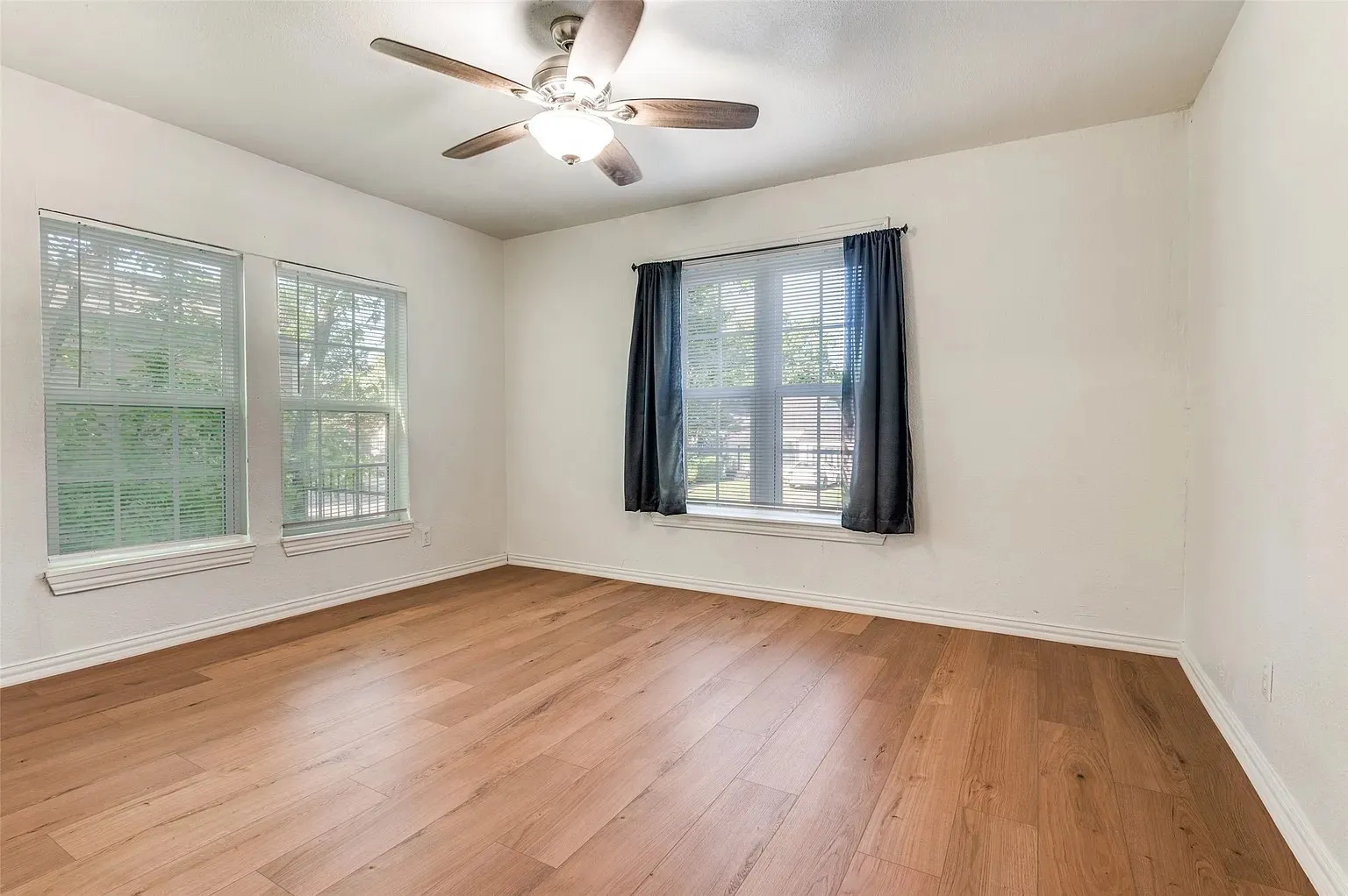 Single Family Residence For Rent in Dallas County , 2930 Maryland Avenue, Dallas, Texas 75216, 2 Bedroom, 1 Bathroom, Garage spaces, 1,022 Sqft, built in 1947, mls#21385502, Real Estate Agent in Dallas, Homes For Rent in Dallas county, Homes For Rent in Dallas, Realtor in Dallas Texas, Real Estate Brokerage Independent Realty Texas, Luminita Cordes Realtor