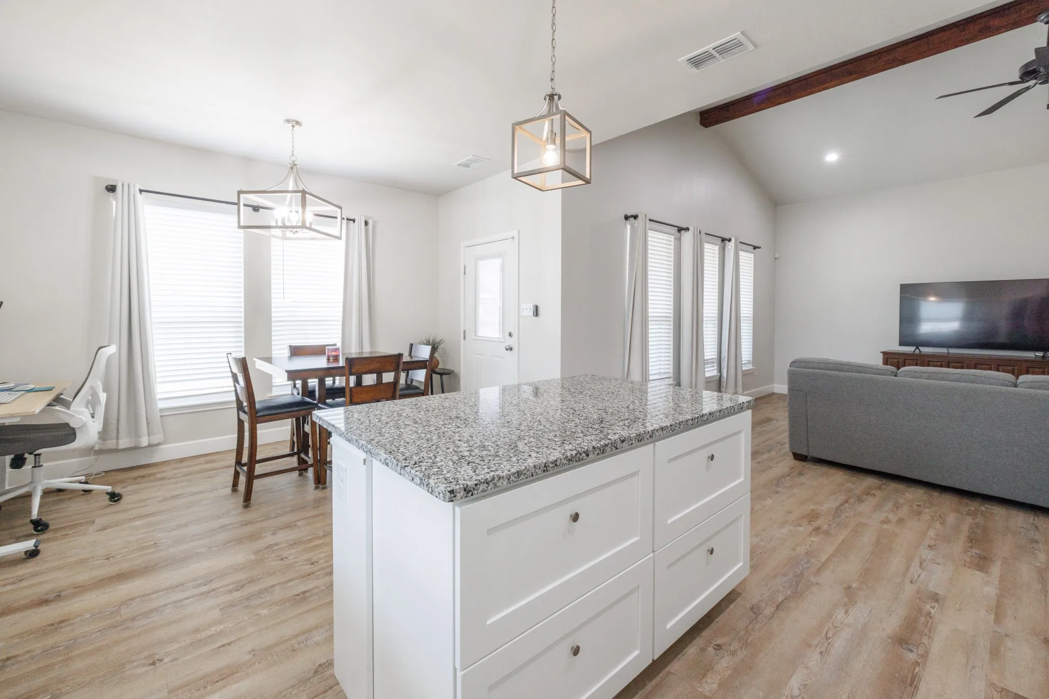 Single Family Residence For Rent in Taylor County , 7446 Sleepy Hollow Lane, Abilene, Texas 79602, 3 Bedroom, 2 Bathroom, 2 Garage spaces, 1,710 Sqft, built in 2022, mls#21386461, Real Estate Agent in Abilene, Homes For Rent in Taylor county, Homes For Rent in Abilene, Realtor in Abilene Texas, Real Estate Brokerage Independent Realty Texas, Luminita Cordes Realtor