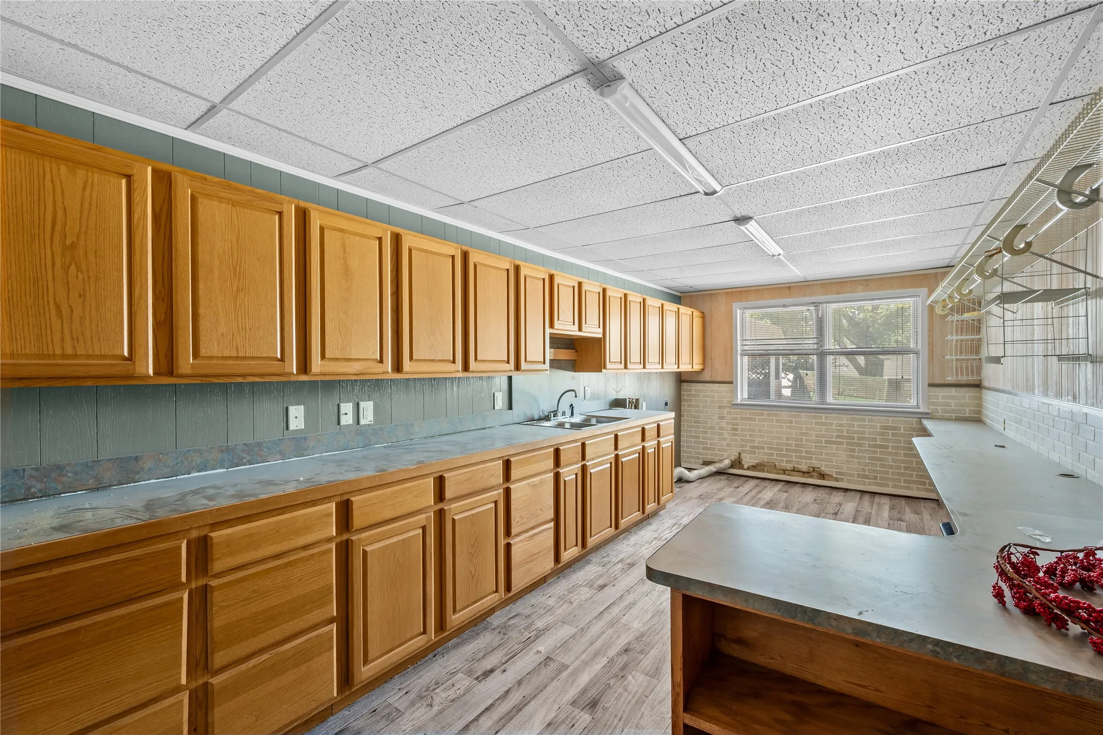 Single Family Residence For Sale in Stephens County , 1011 E Connell Street, Breckenridge, Texas 76424, 3 Bedroom, 3 Bathroom, Garage spaces, 3,147 Sqft, built in 1961, mls#21376153, Real Estate Agent in Breckenridge, Homes For Sale in Stephens county, Homes For Sale in Breckenridge, Realtor in Breckenridge Texas, Real Estate Brokerage Independent Realty Texas, Luminita Cordes Realtor