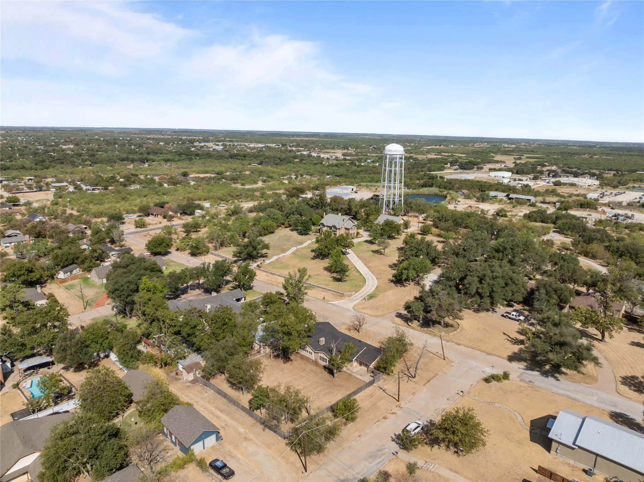 Single Family Residence For Sale in Stephens County , 1011 E Connell Street, Breckenridge, Texas 76424, 3 Bedroom, 3 Bathroom, Garage spaces, 3,147 Sqft, built in 1961, mls#21376153, Real Estate Agent in Breckenridge, Homes For Sale in Stephens county, Homes For Sale in Breckenridge, Realtor in Breckenridge Texas, Real Estate Brokerage Independent Realty Texas, Luminita Cordes Realtor