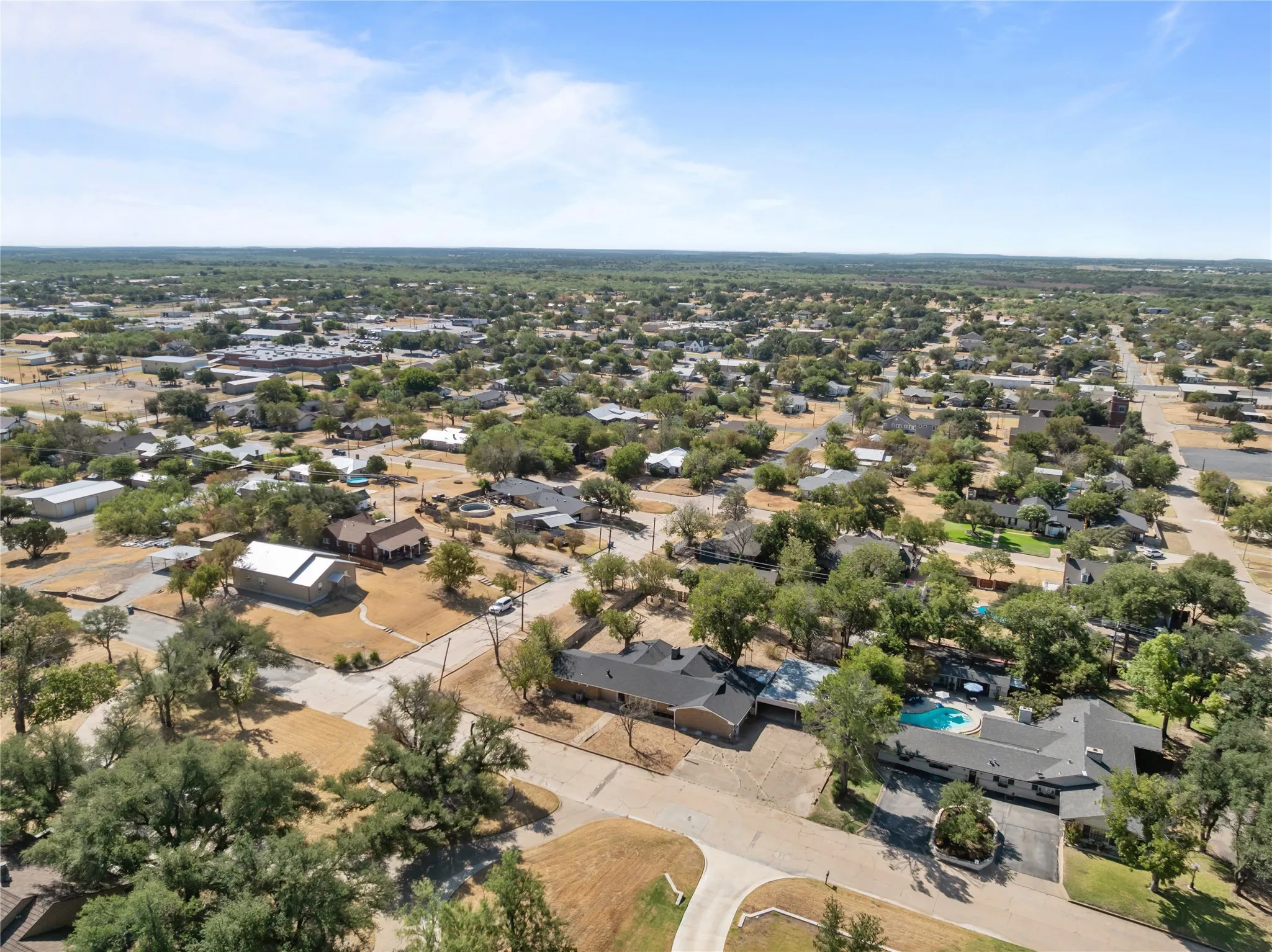 Single Family Residence For Sale in Stephens County , 1011 E Connell Street, Breckenridge, Texas 76424, 3 Bedroom, 3 Bathroom, Garage spaces, 3,147 Sqft, built in 1961, mls#21376153, Real Estate Agent in Breckenridge, Homes For Sale in Stephens county, Homes For Sale in Breckenridge, Realtor in Breckenridge Texas, Real Estate Brokerage Independent Realty Texas, Luminita Cordes Realtor