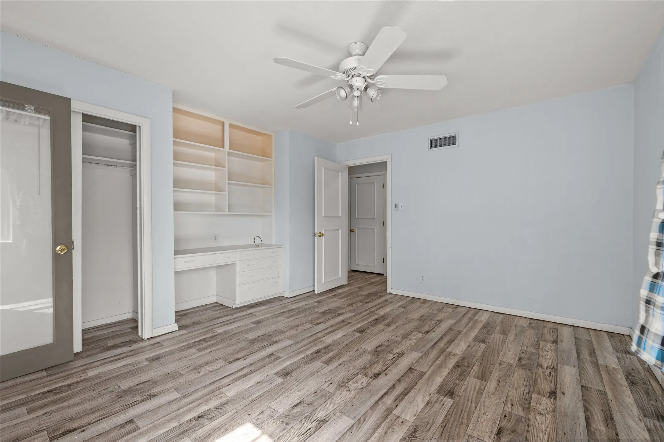 Single Family Residence For Sale in Stephens County , 1011 E Connell Street, Breckenridge, Texas 76424, 3 Bedroom, 3 Bathroom, Garage spaces, 3,147 Sqft, built in 1961, mls#21376153, Real Estate Agent in Breckenridge, Homes For Sale in Stephens county, Homes For Sale in Breckenridge, Realtor in Breckenridge Texas, Real Estate Brokerage Independent Realty Texas, Luminita Cordes Realtor